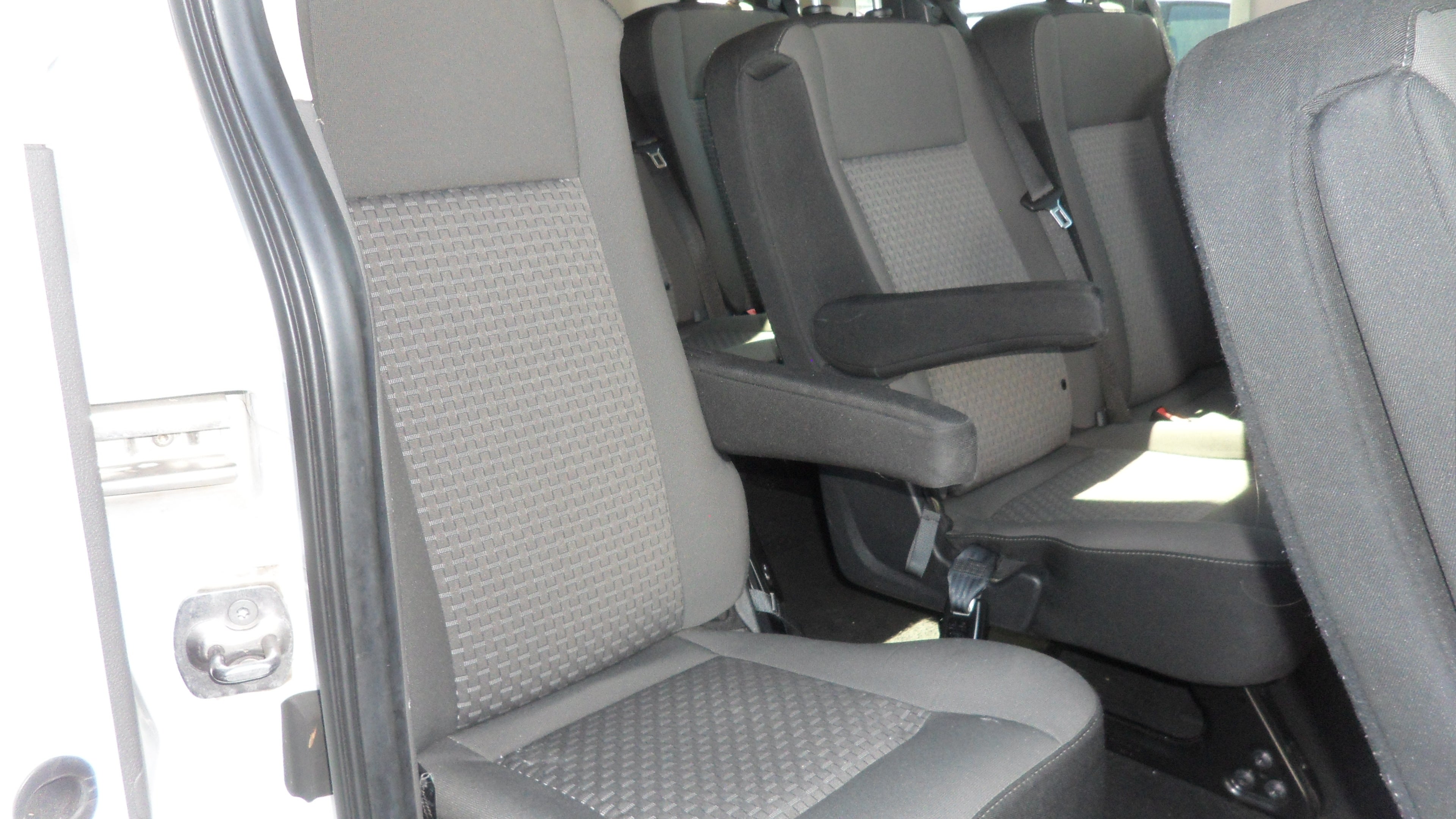2024 Ford Transit Passenger Wagon XL