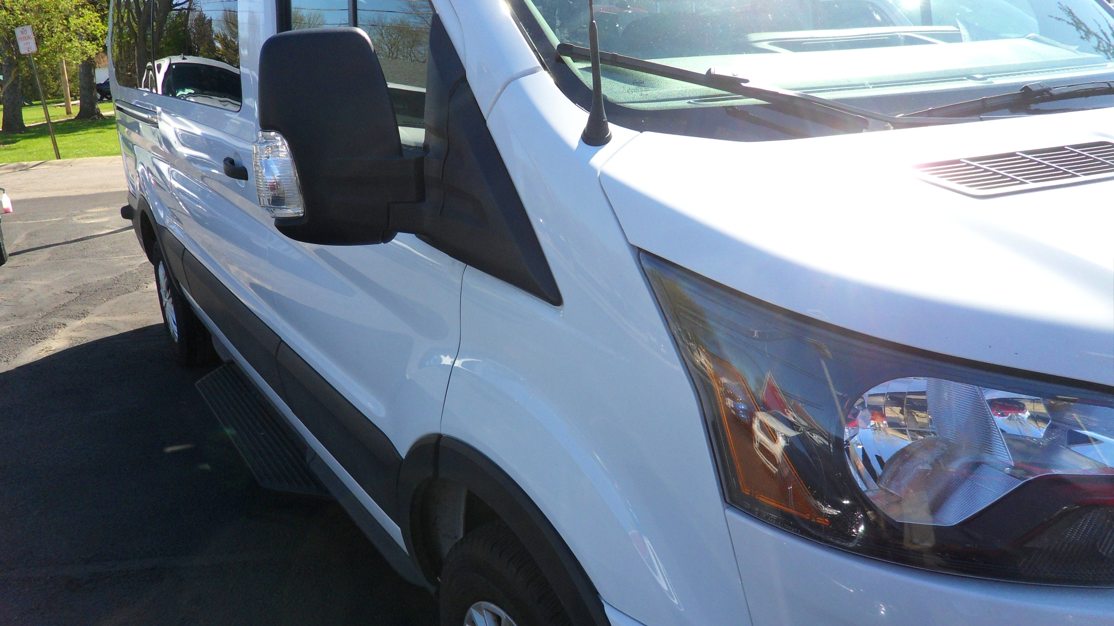 2024 Ford Transit Passenger Wagon XL