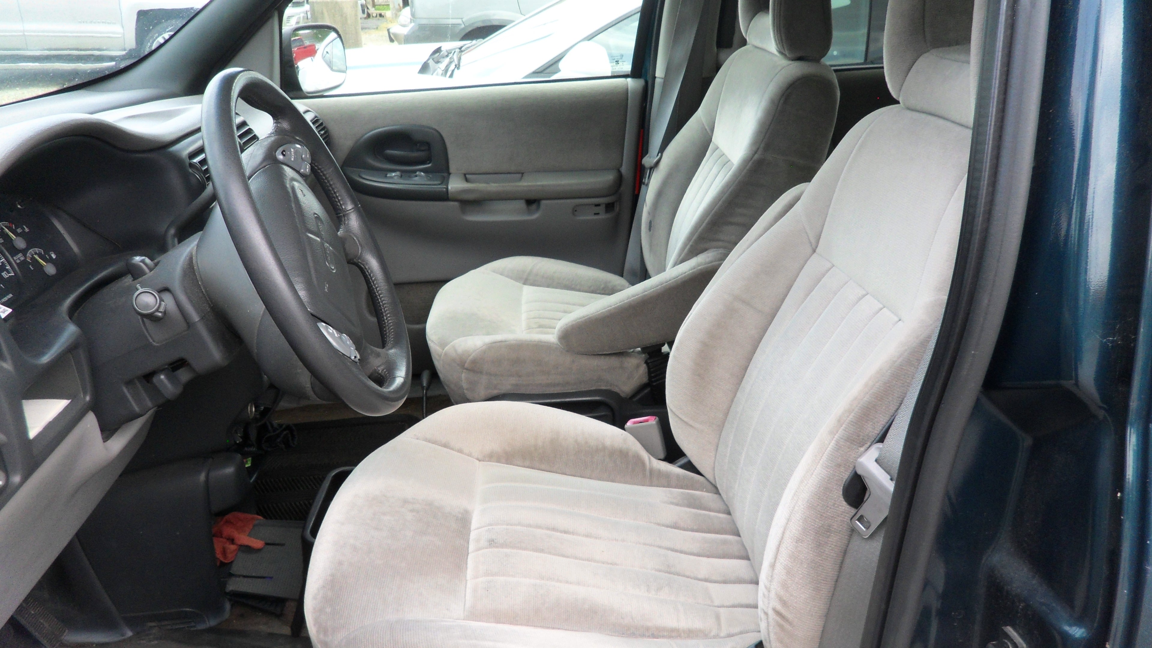 1999 Pontiac Montana Base