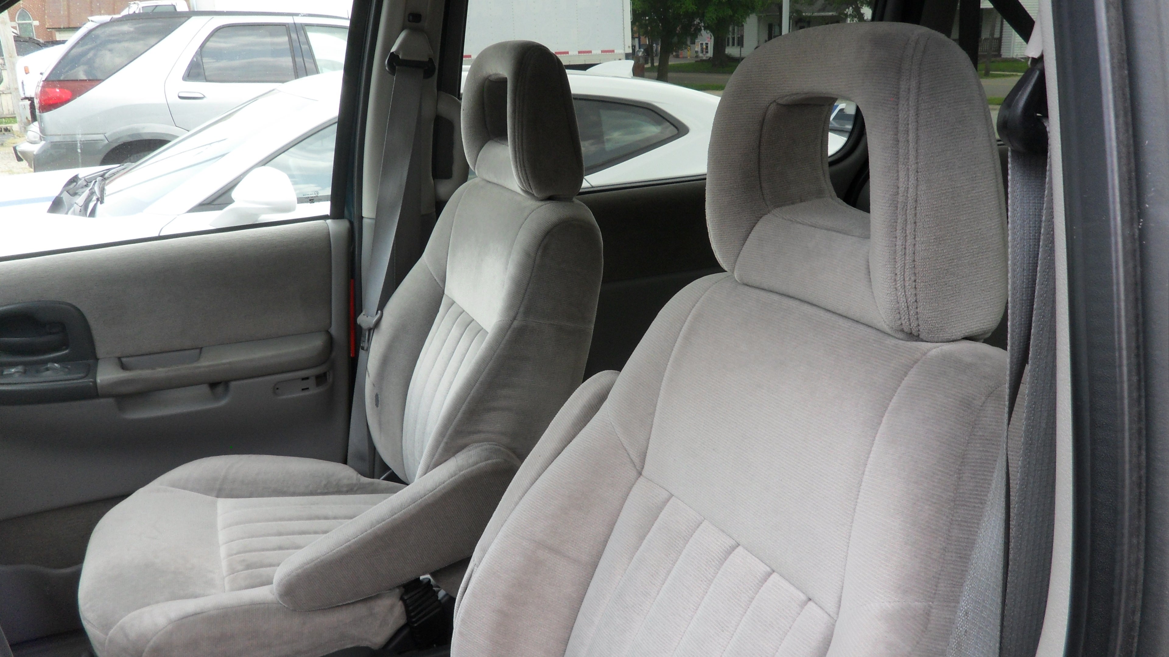 1999 Pontiac Montana Base