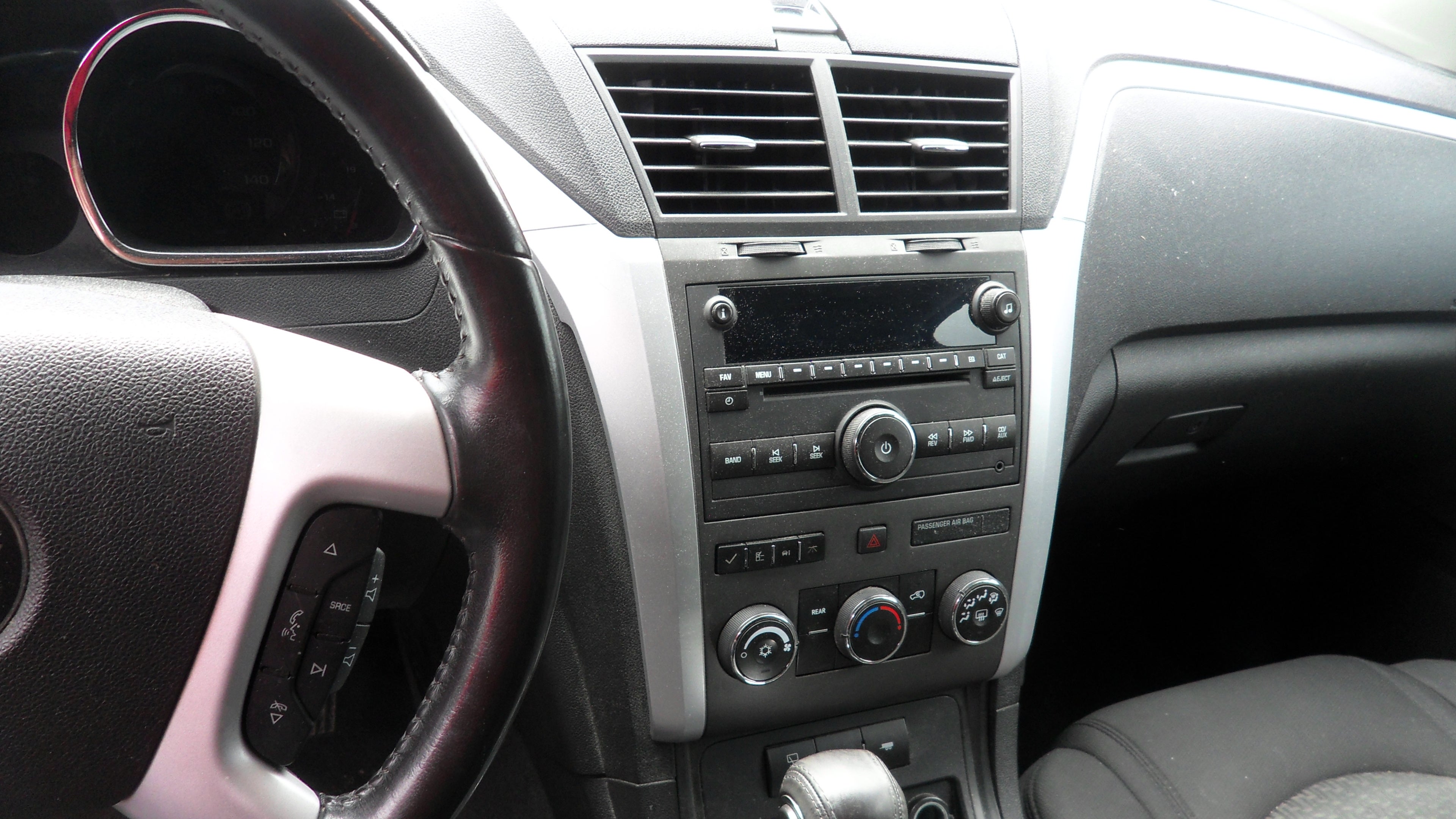 2011 Chevrolet Traverse LT w/1LT