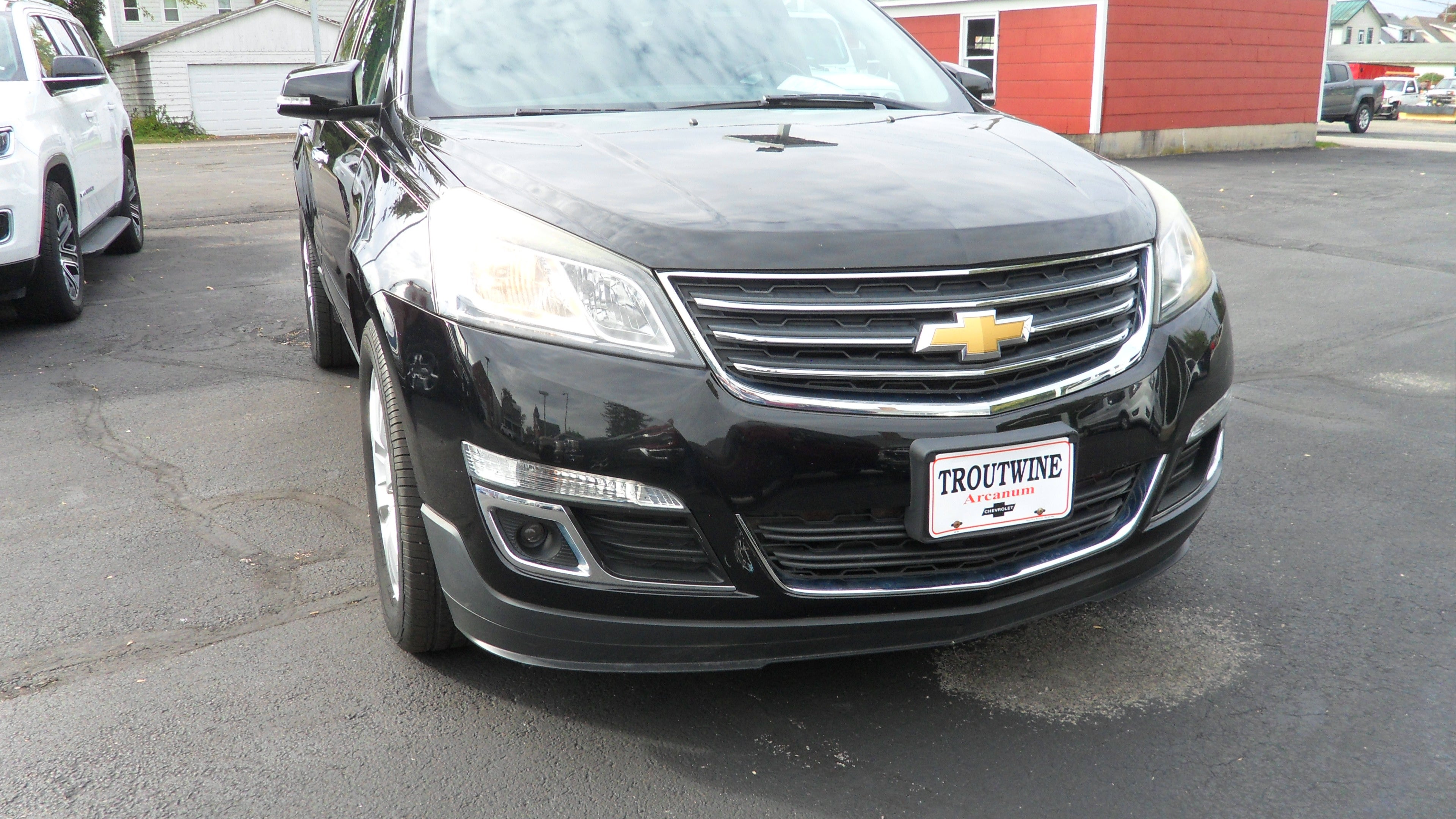 Used 2017 Chevrolet Traverse 1LT with VIN 1GNKRGKD0HJ116710 for sale in Arcanum, OH