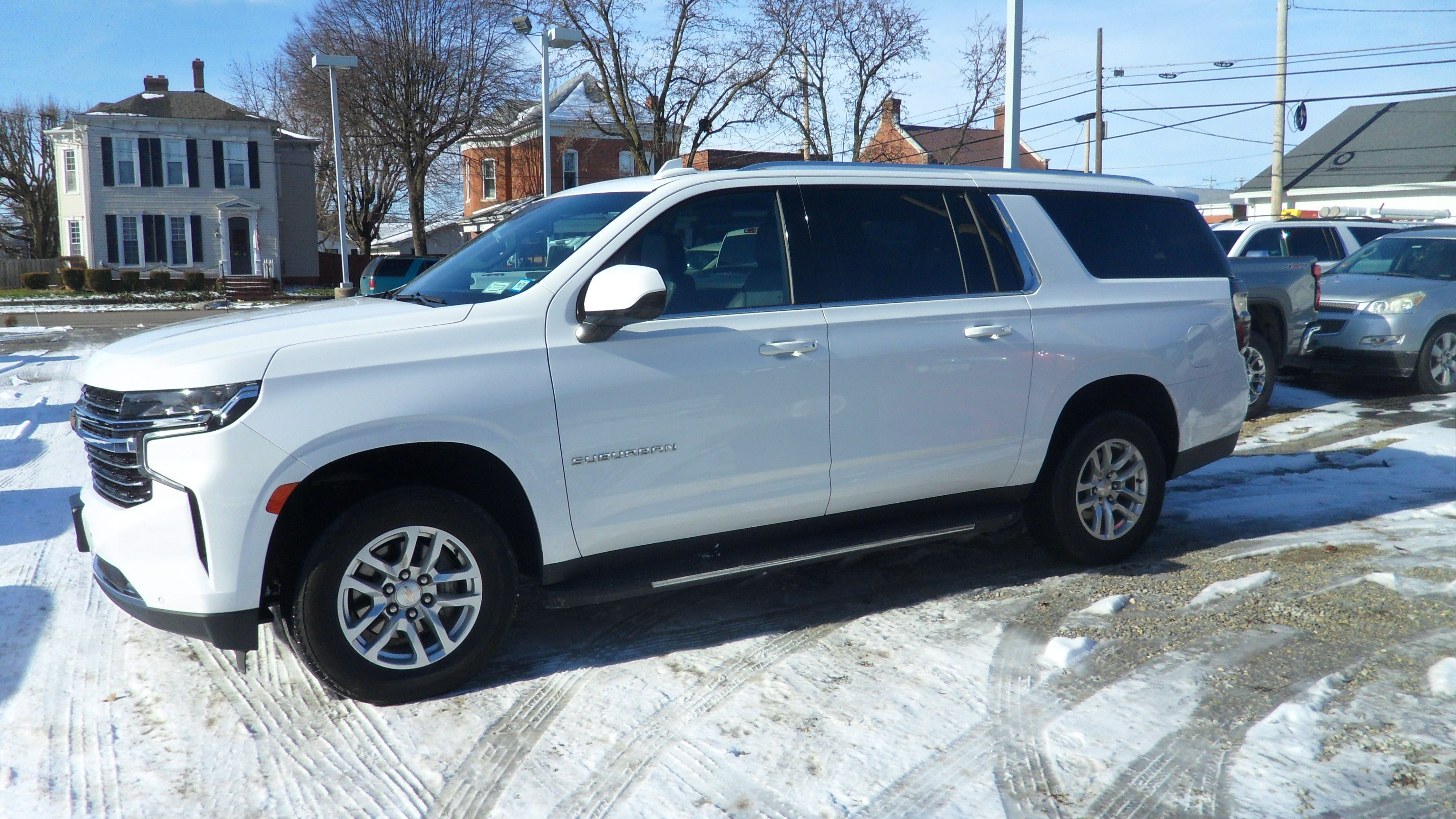 2024 Chevrolet Suburban LT
