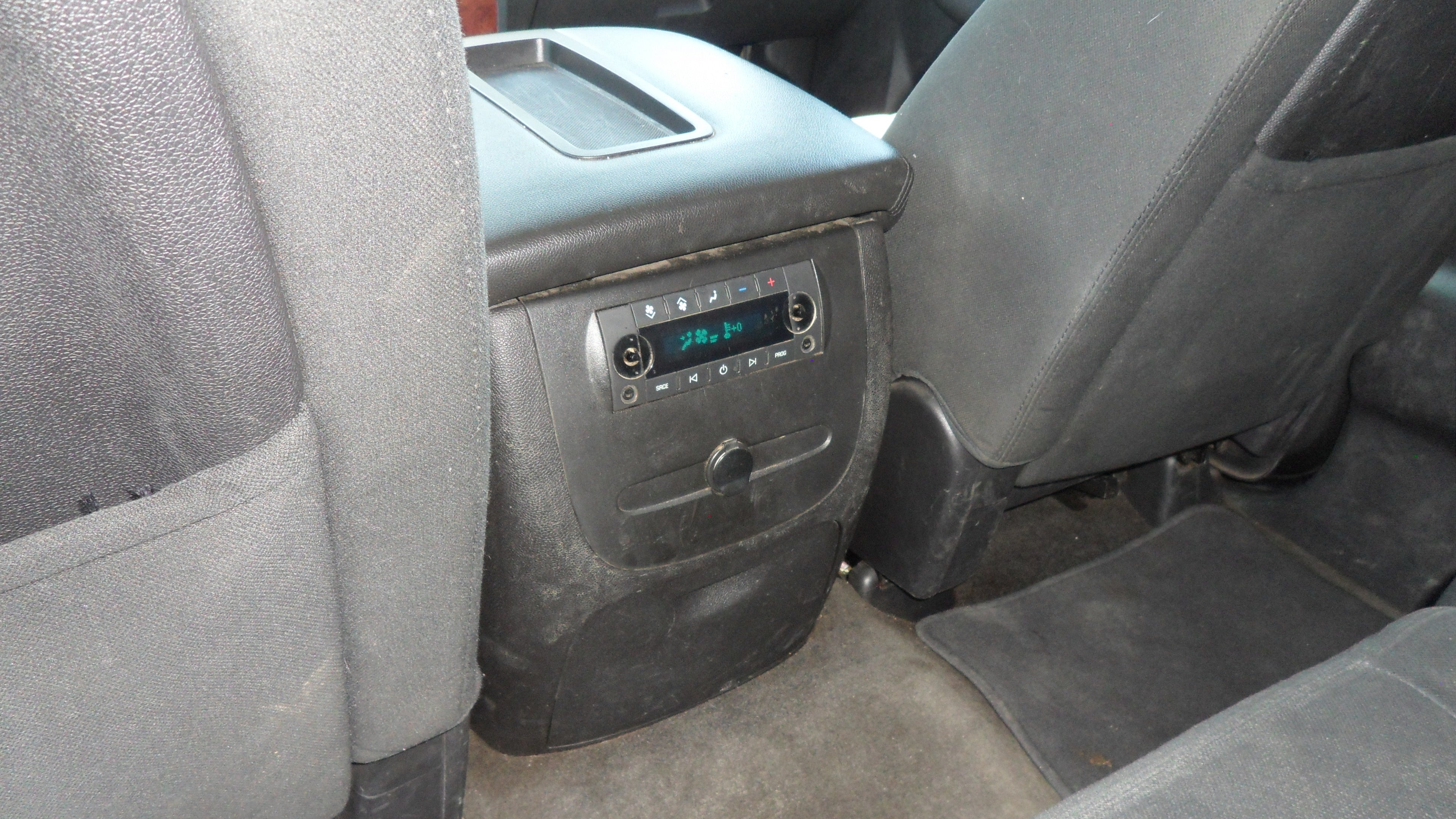 2013 Chevrolet Suburban LS