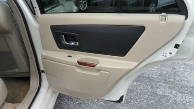 2005 Cadillac SRX Base