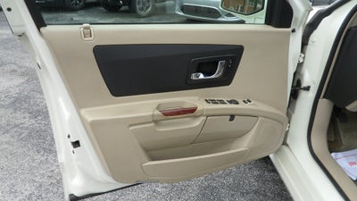 2005 Cadillac SRX Base