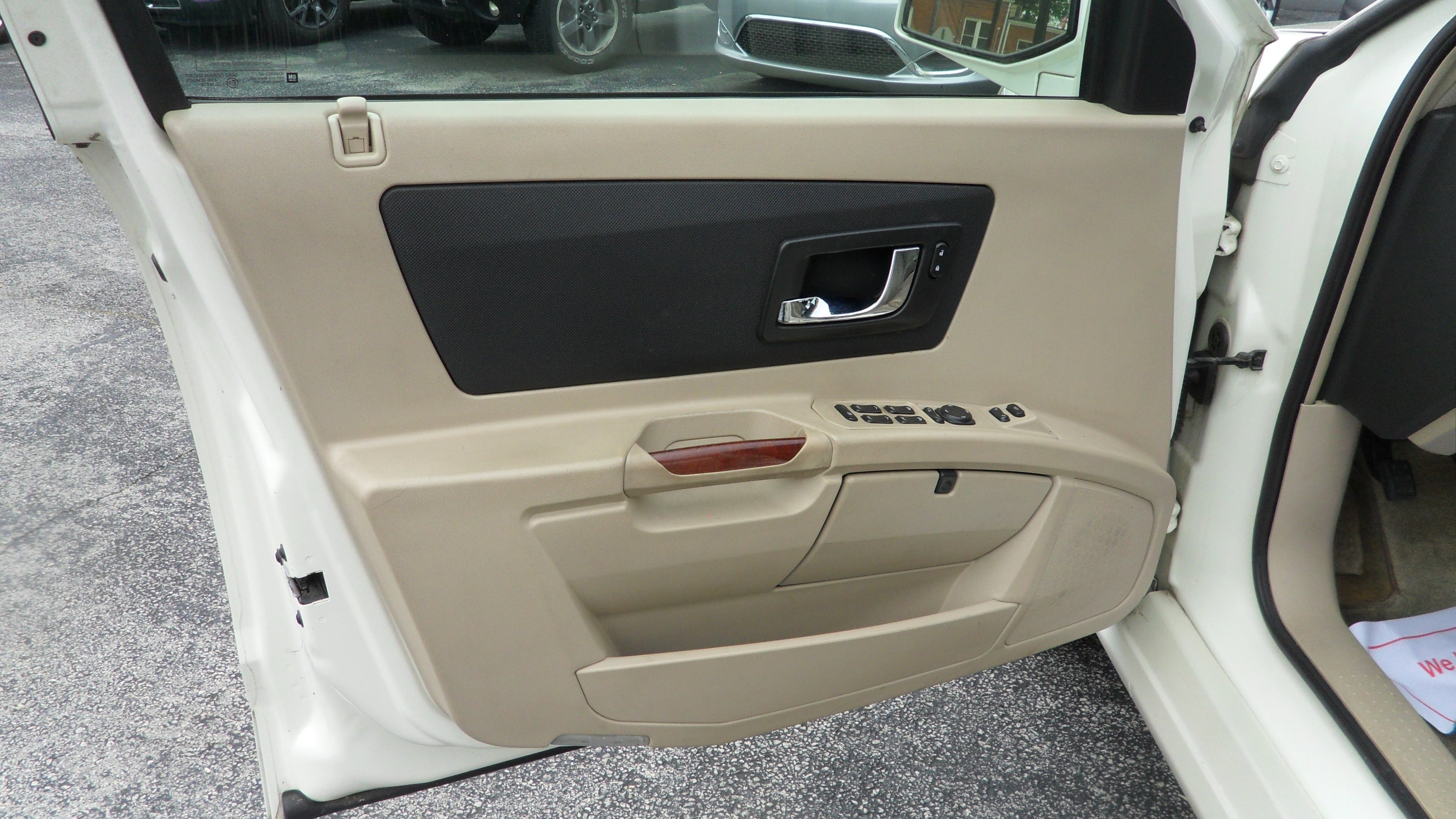 2005 Cadillac SRX Base