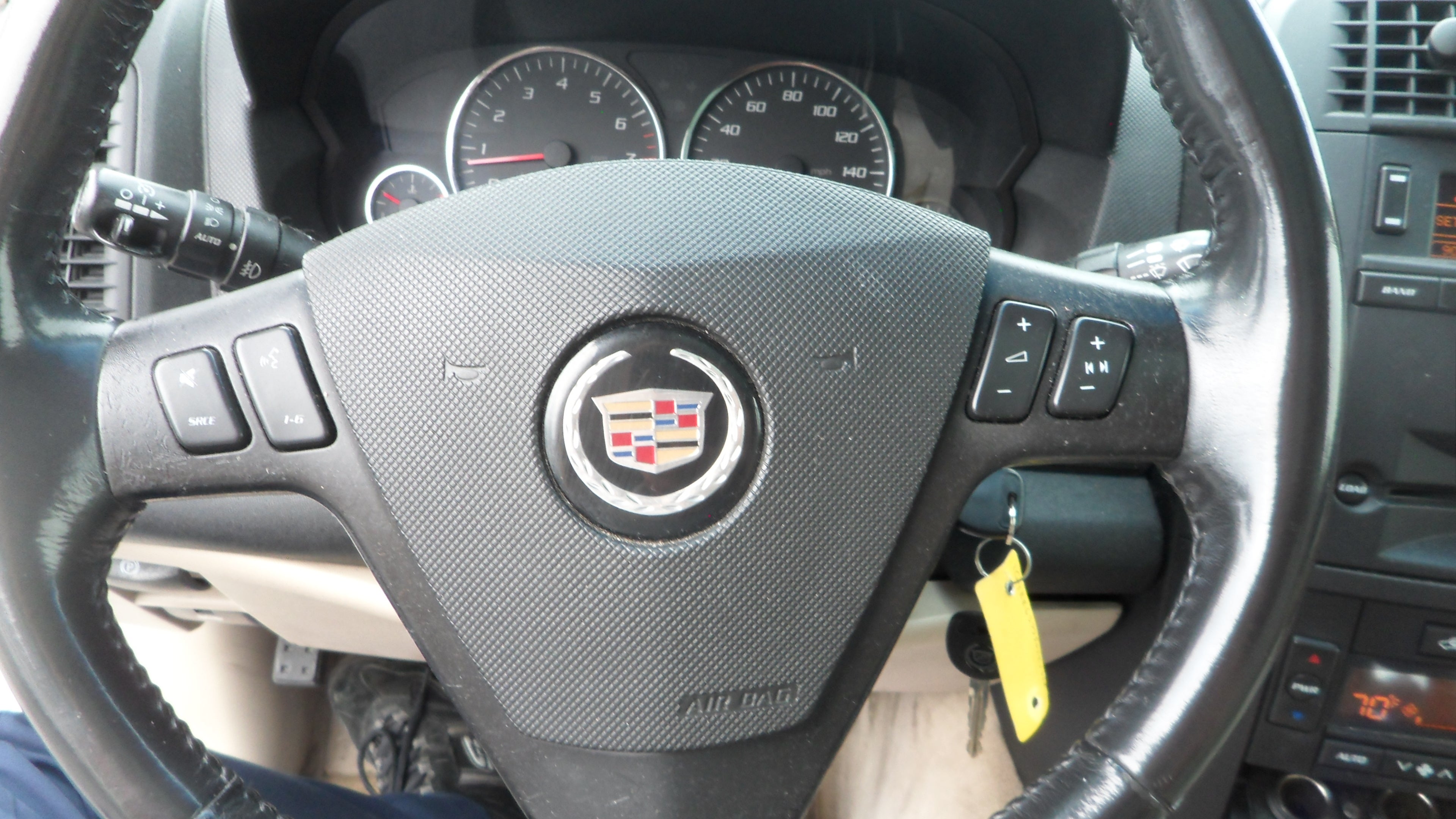 2005 Cadillac SRX Base