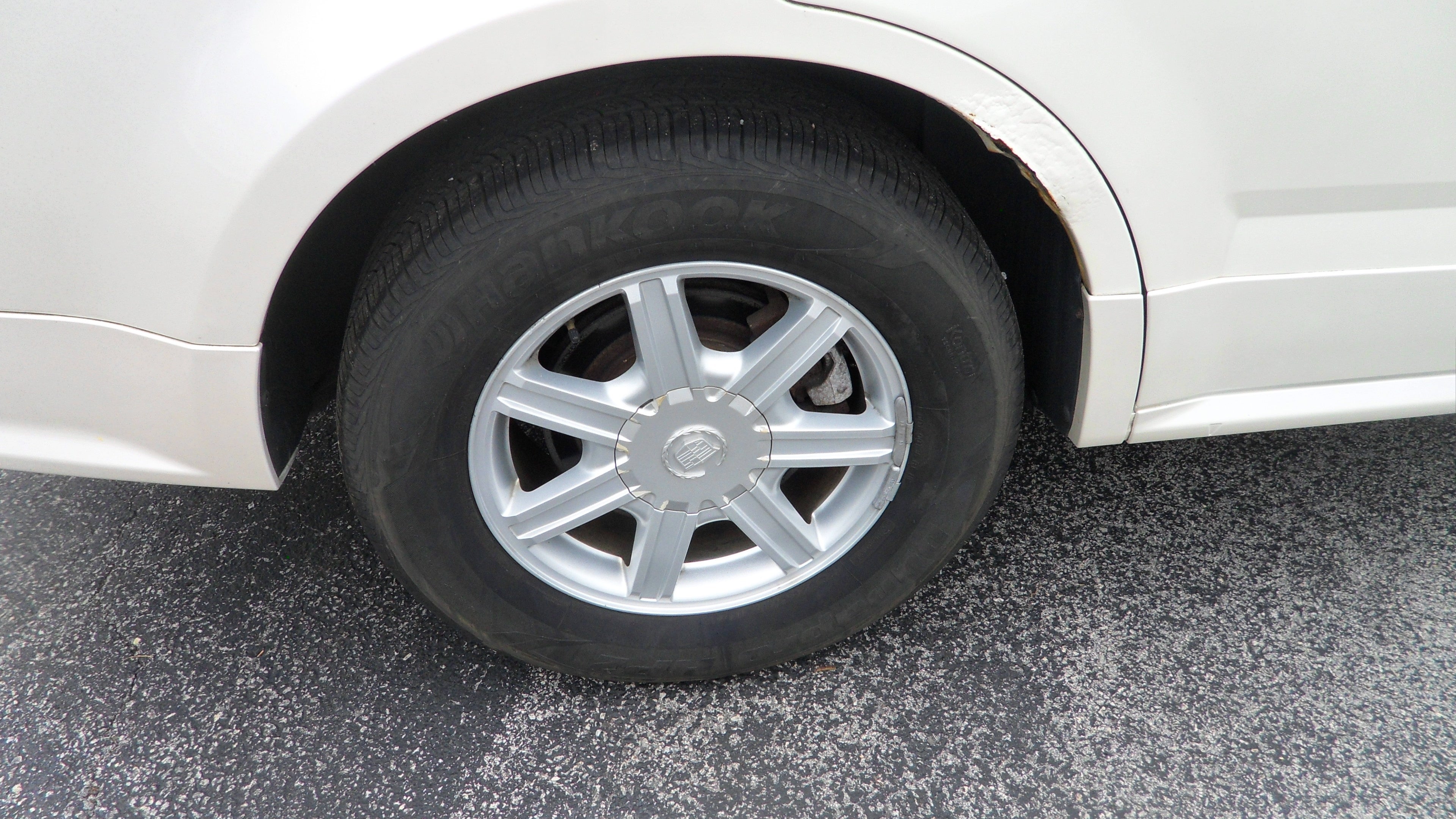 2005 Cadillac SRX Base