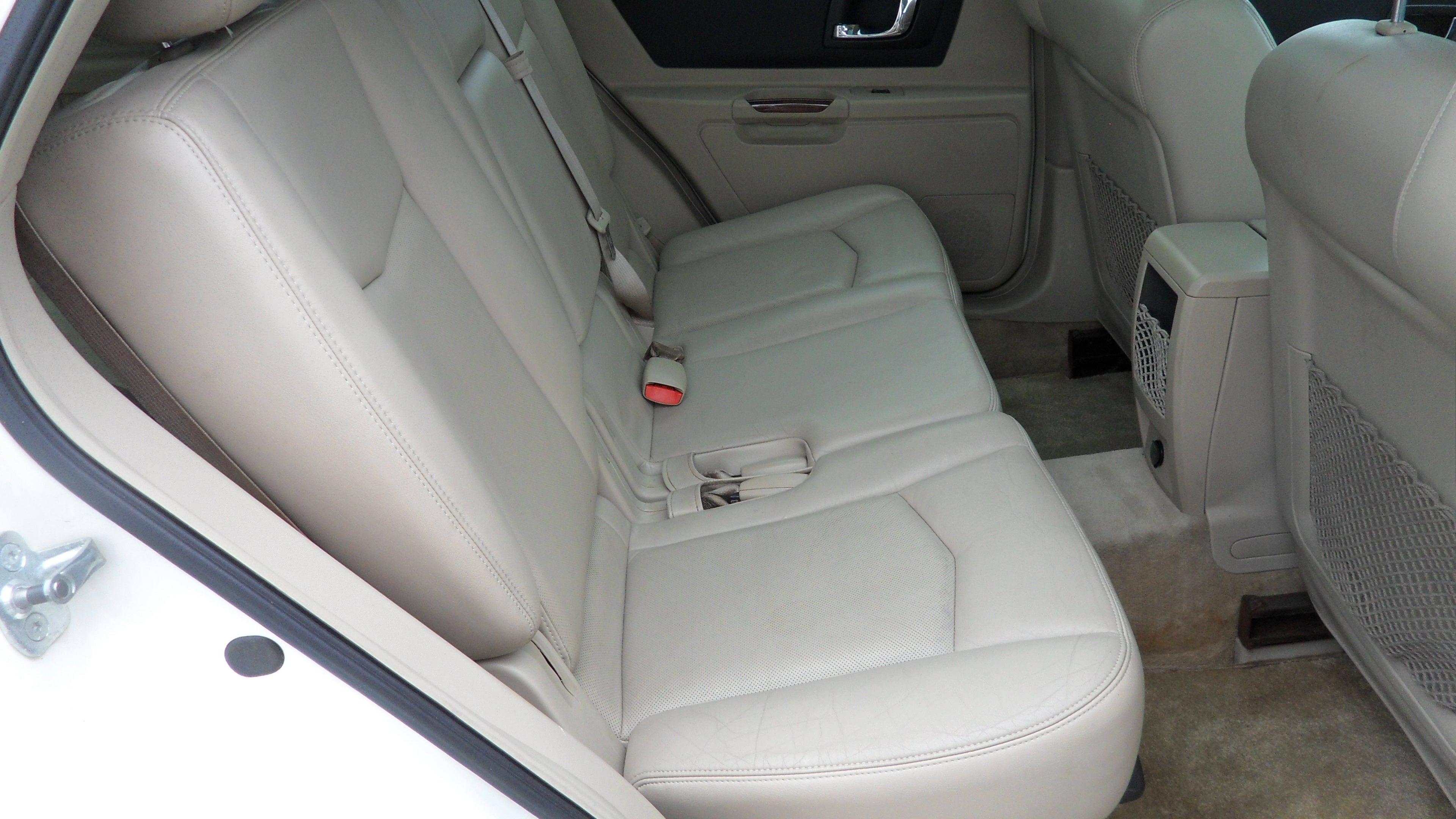 2005 Cadillac SRX Base