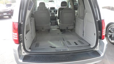 2010 Chrysler Town & Country LX