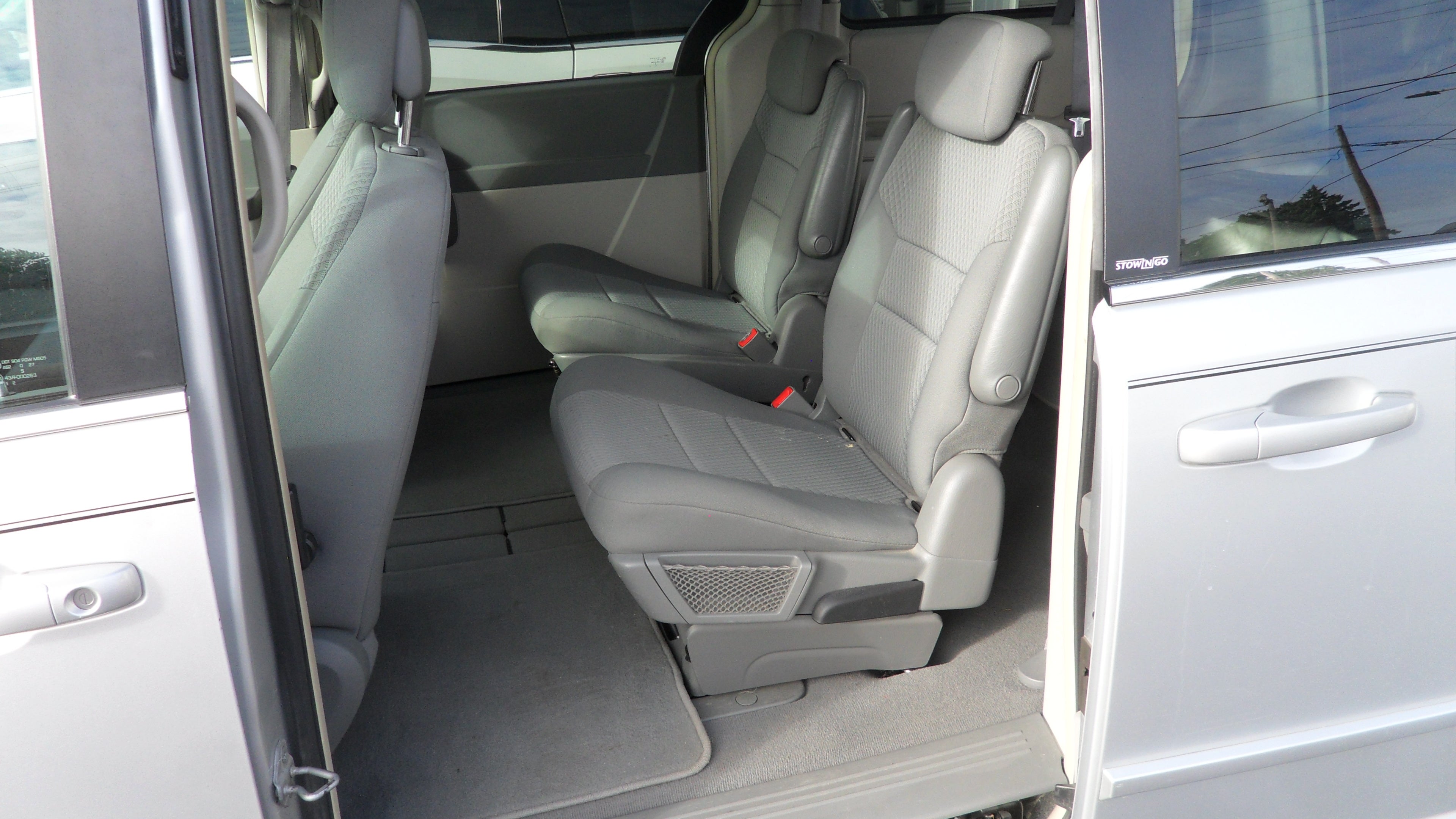 2010 Chrysler Town & Country LX