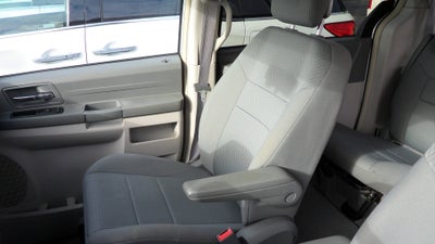 2010 Chrysler Town & Country LX