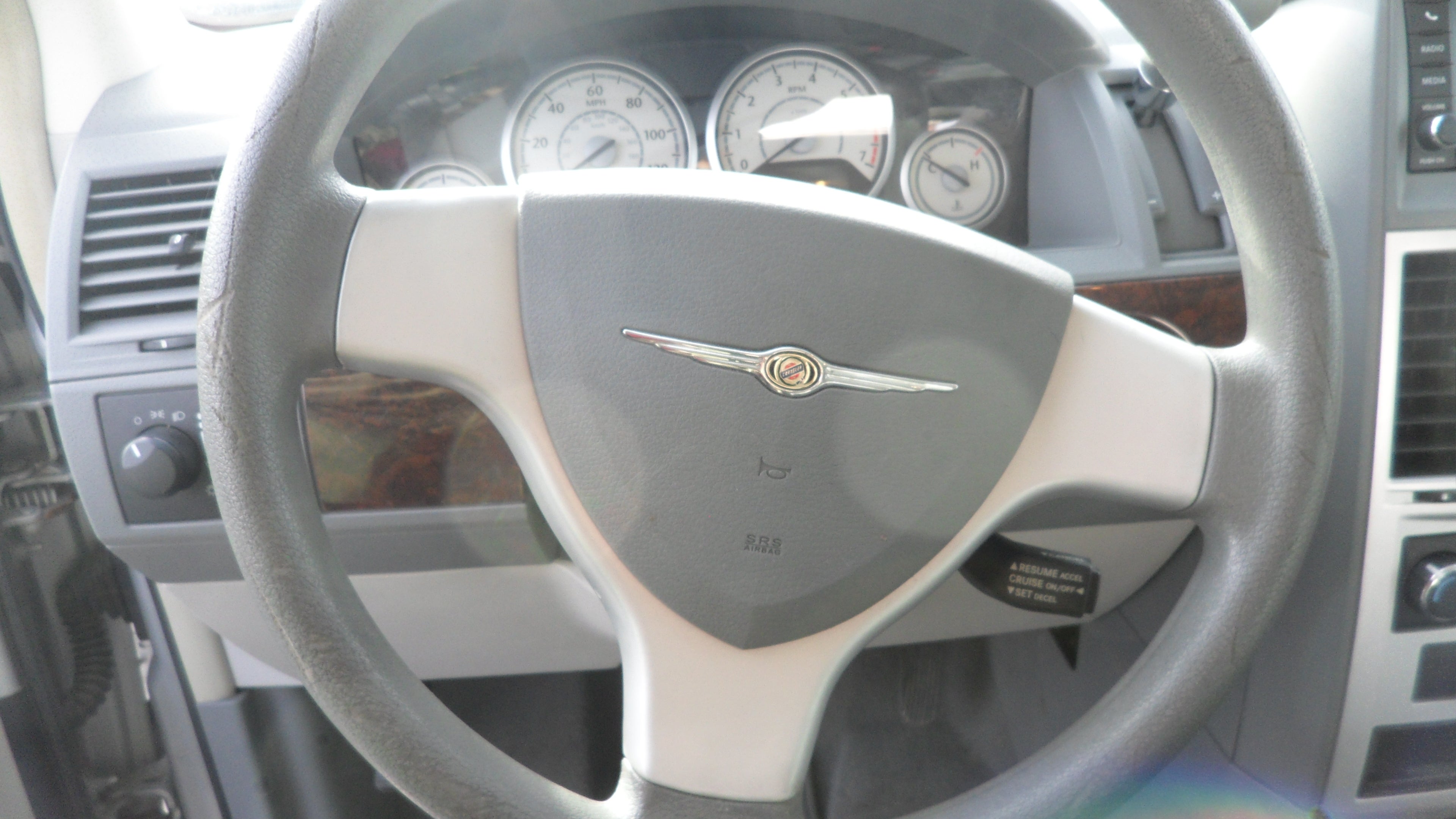 2010 Chrysler Town & Country LX
