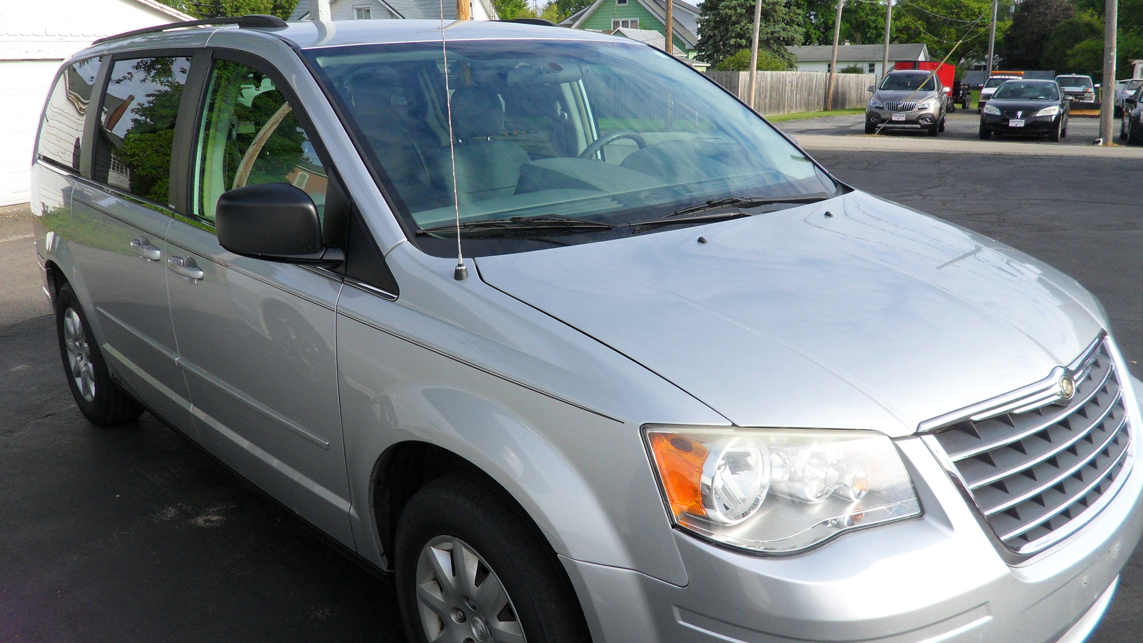 2010 Chrysler Town & Country LX