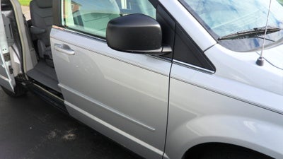 2010 Chrysler Town & Country LX