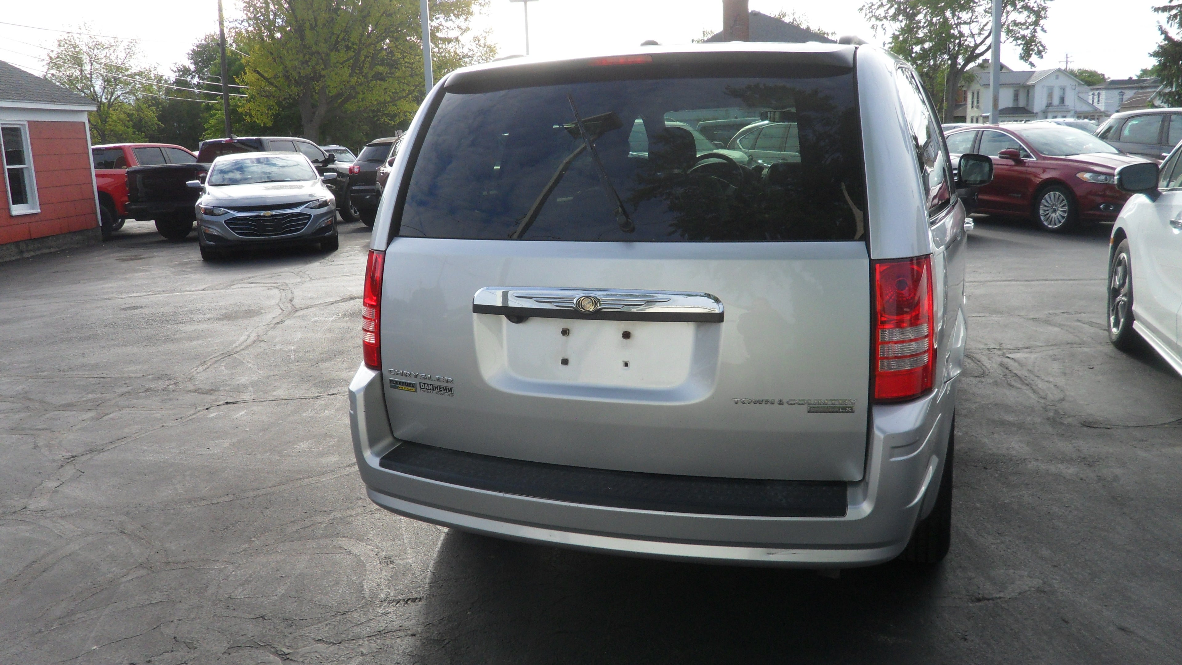 2010 Chrysler Town & Country LX