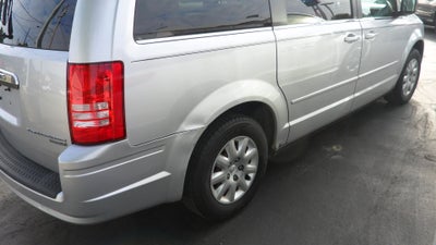 2010 Chrysler Town & Country LX