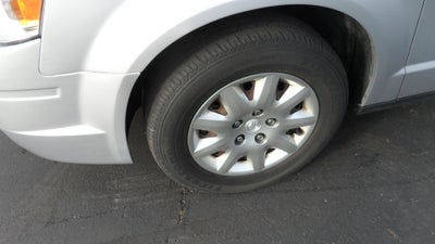 2010 Chrysler Town & Country LX