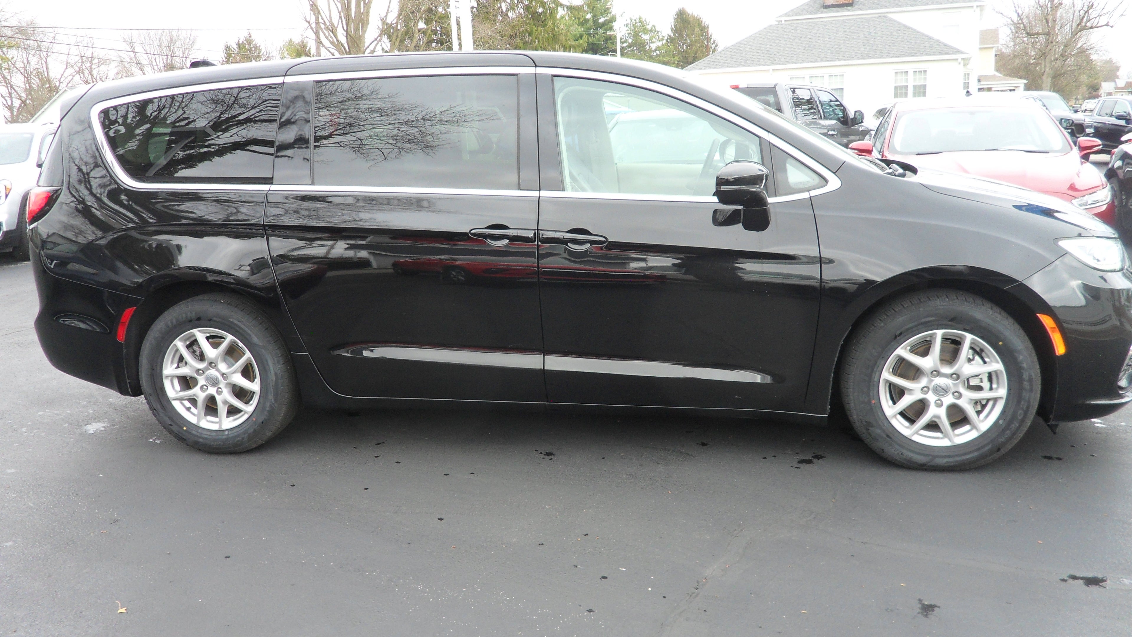 2024 Chrysler Pacifica Touring L