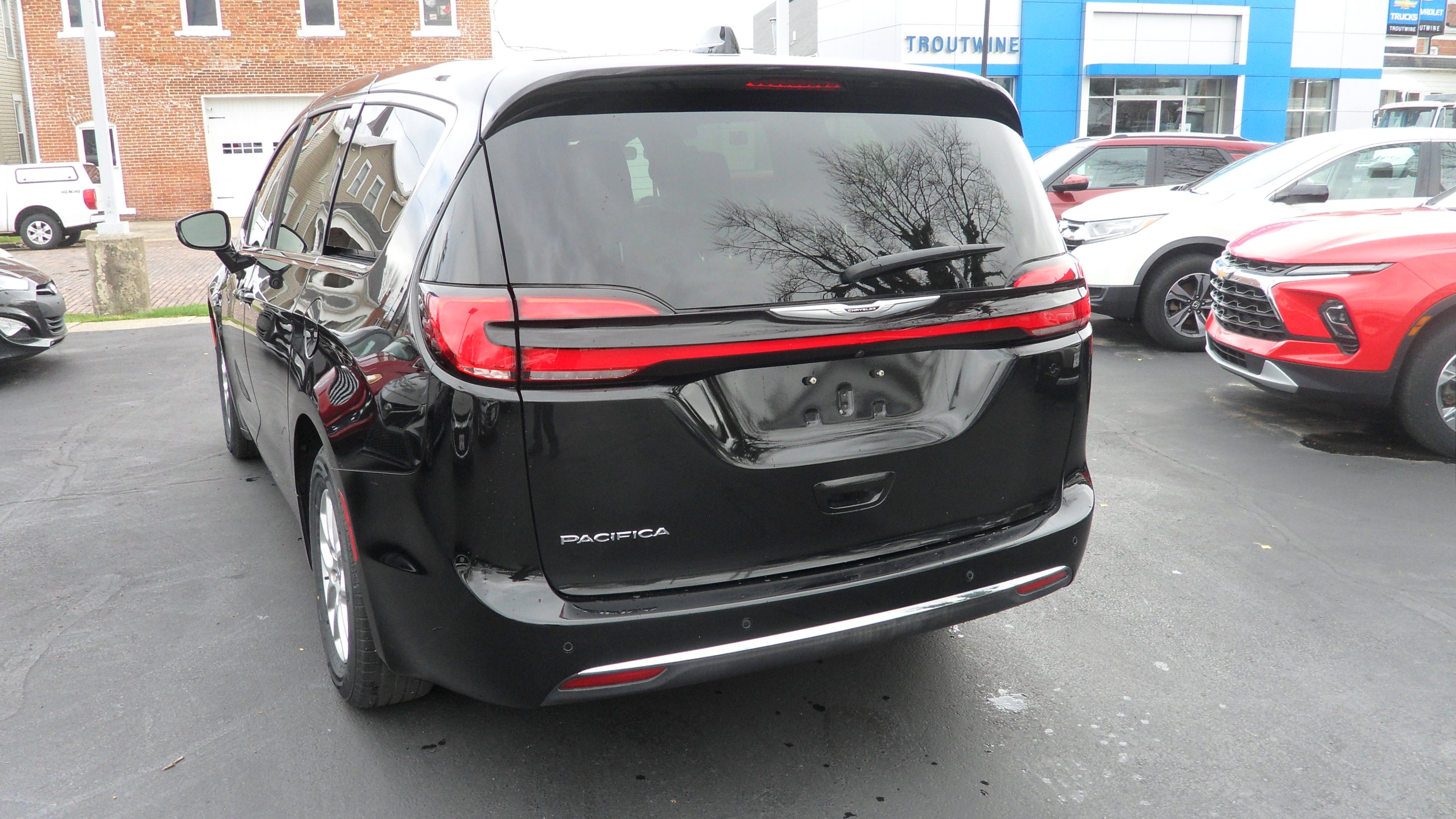 2024 Chrysler Pacifica Touring L