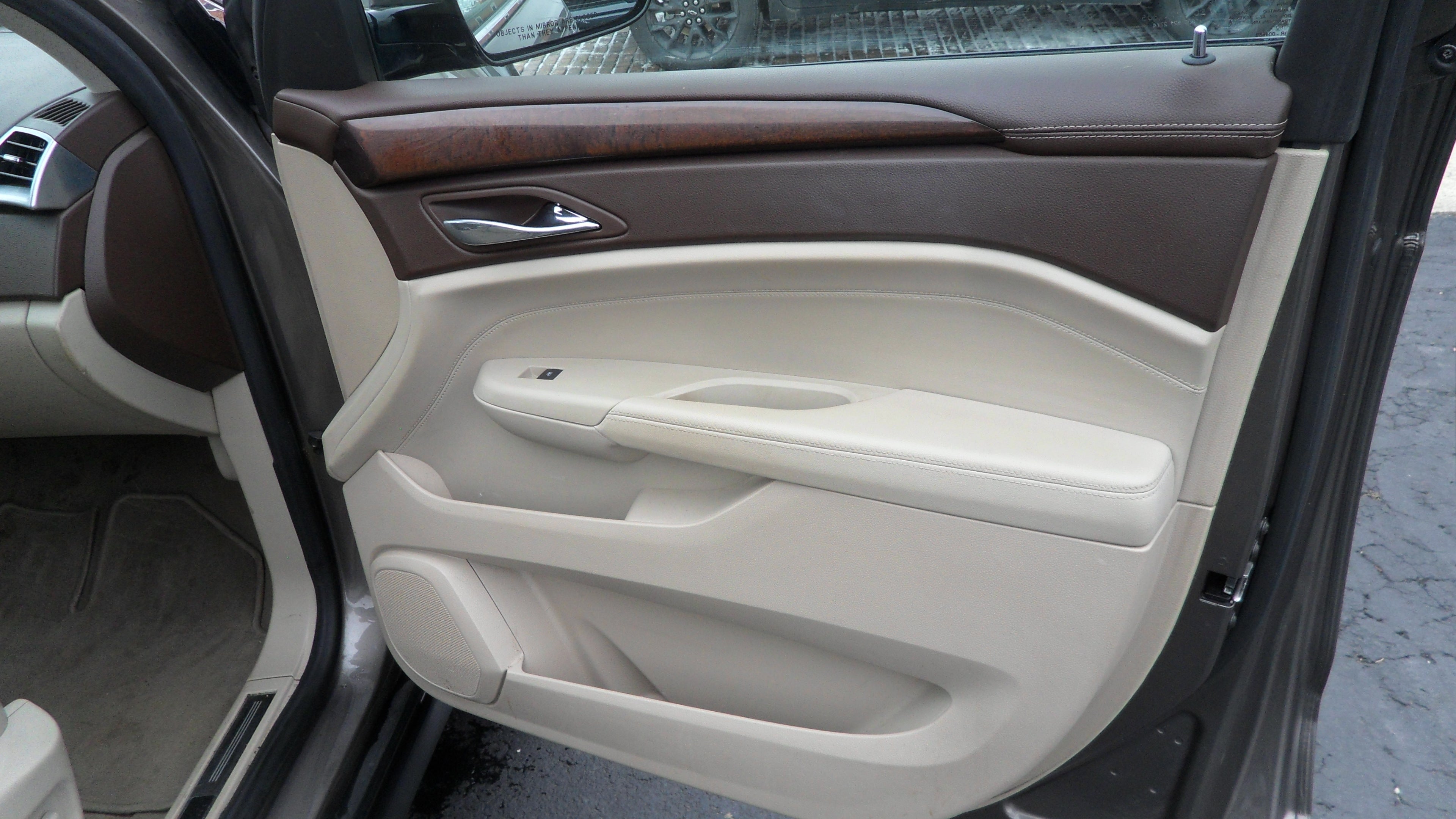 2011 Cadillac SRX Performance Collection