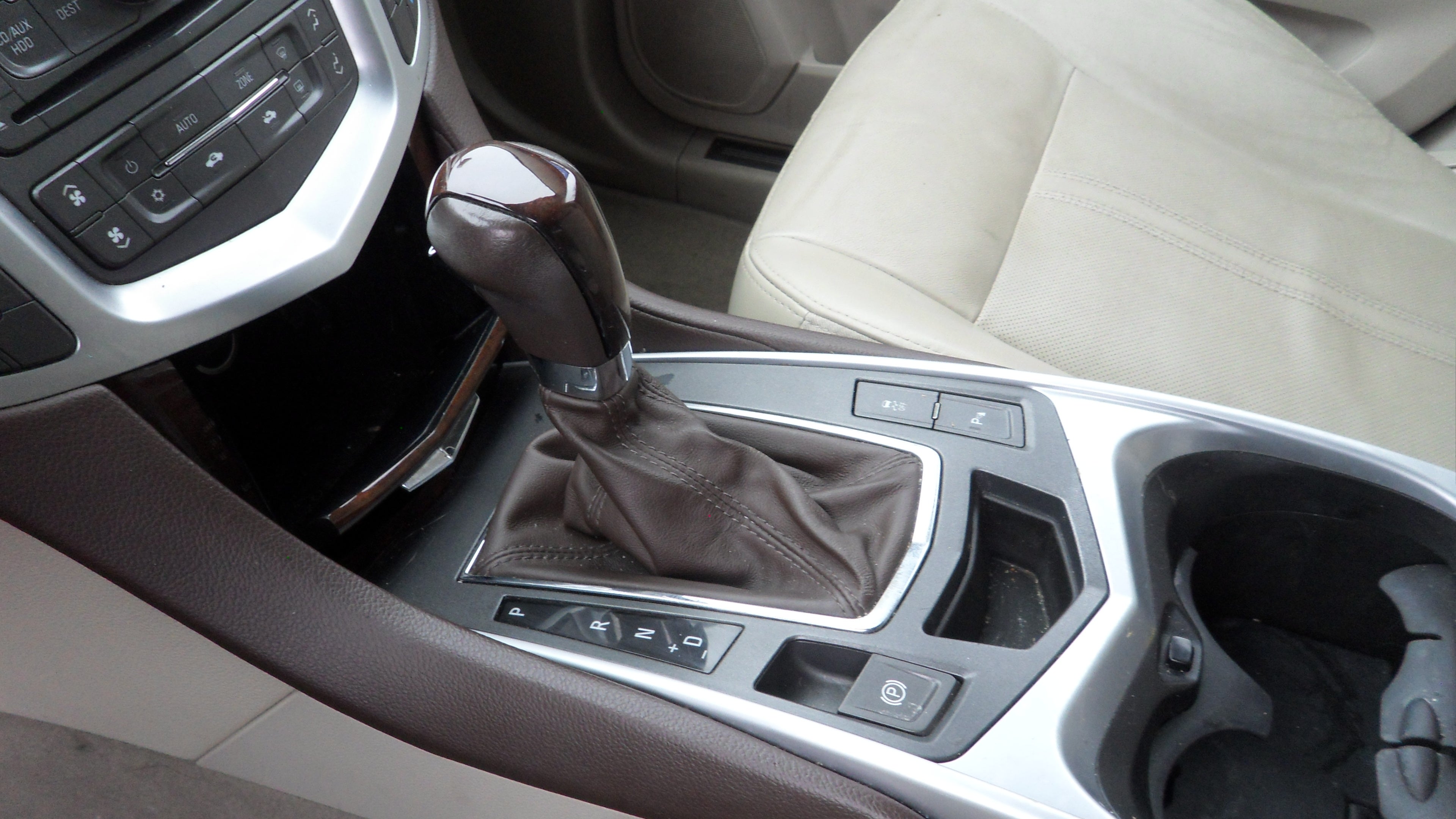 2011 Cadillac SRX Performance Collection