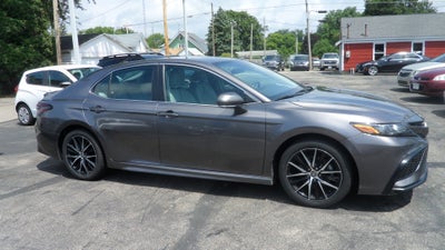 2022 Toyota Camry SE