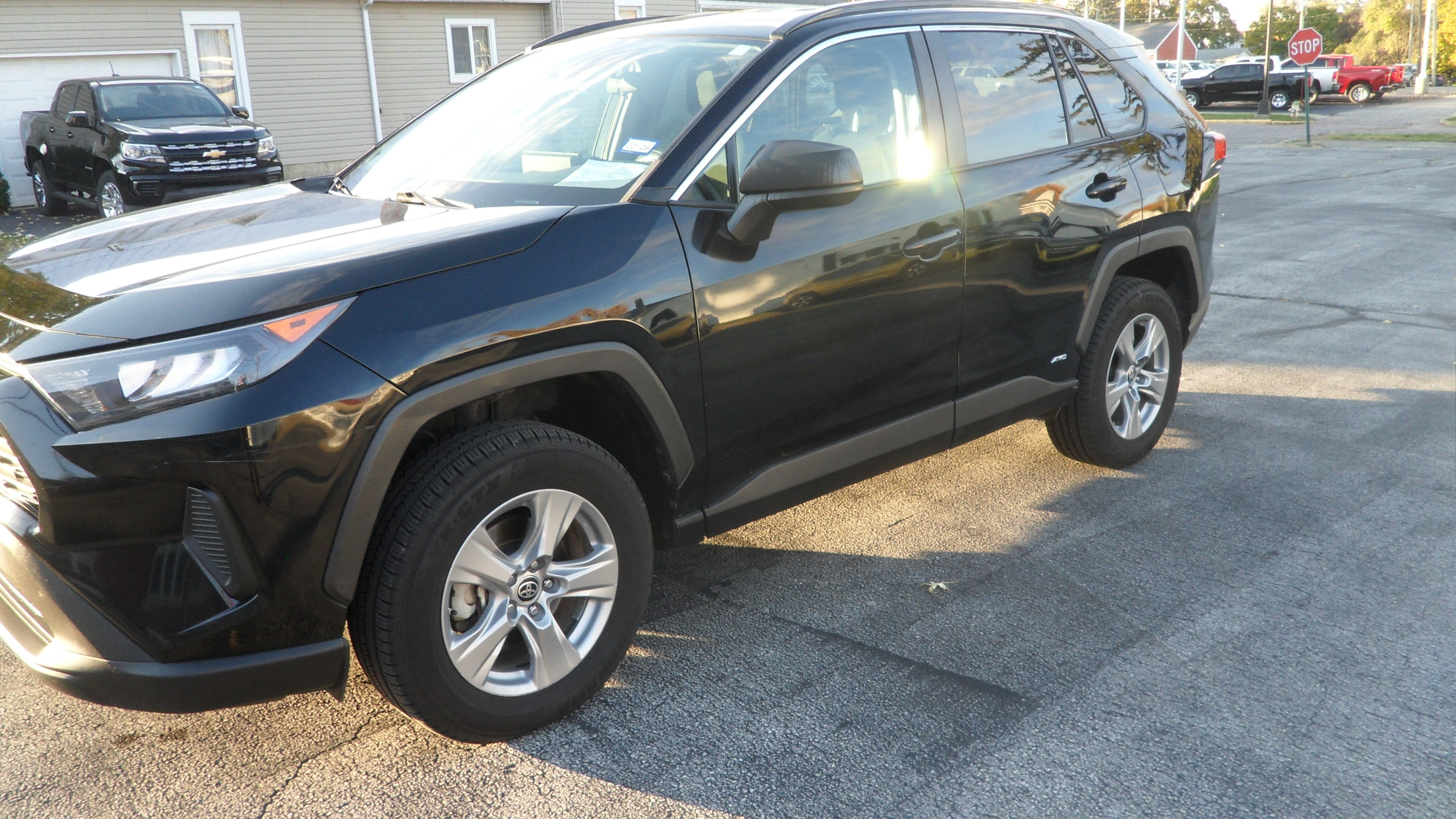 2022 Toyota RAV4 Hybrid LE