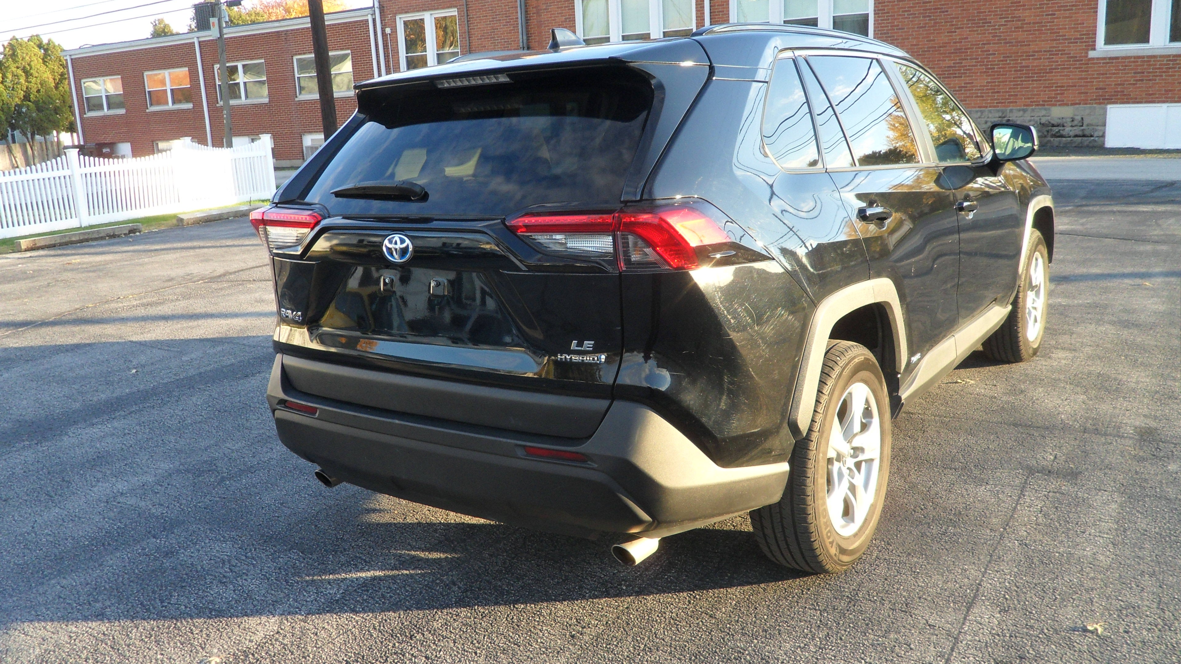 2022 Toyota RAV4 Hybrid LE