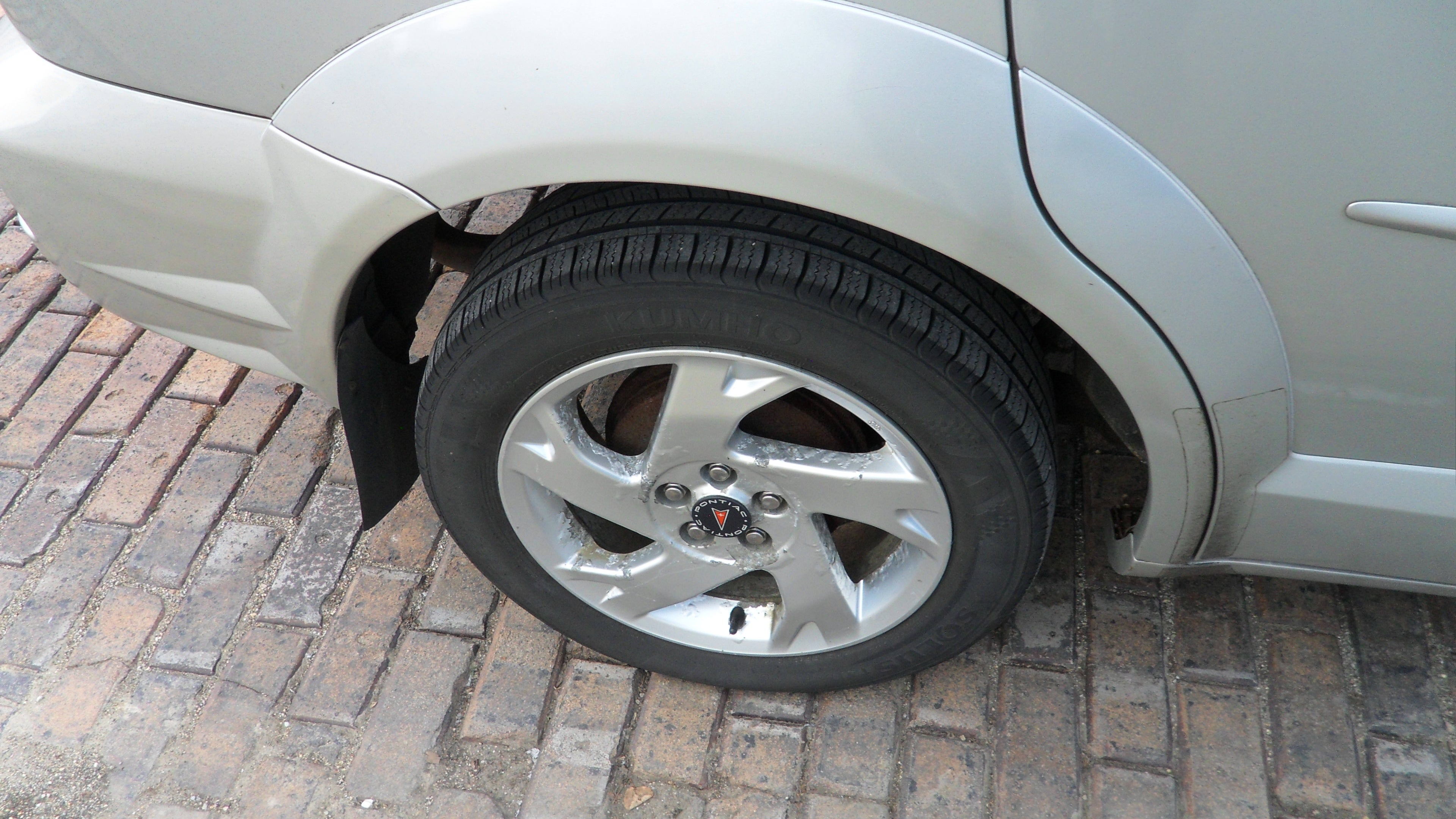 2004 Pontiac Vibe Base