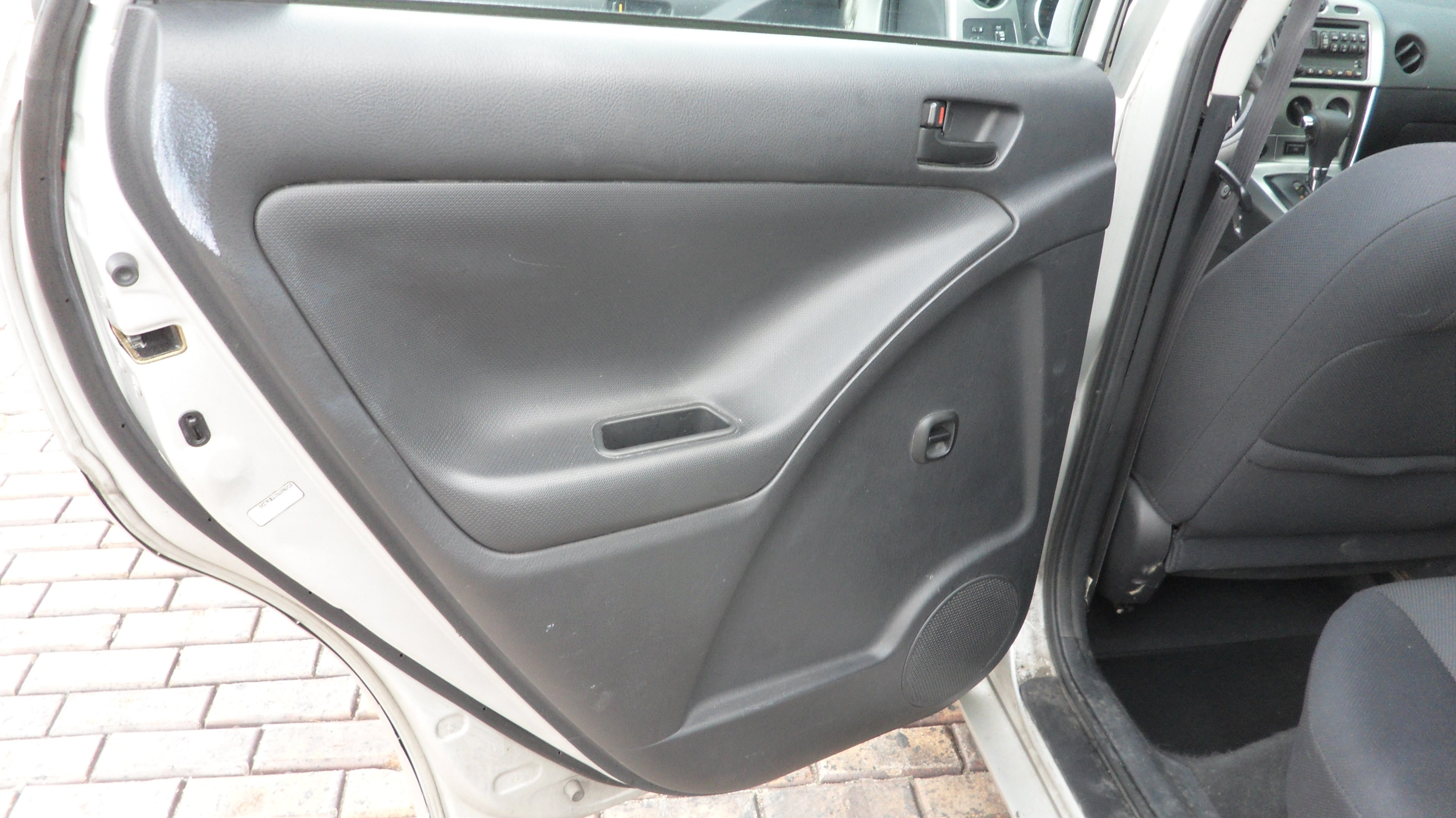 2004 Pontiac Vibe Base