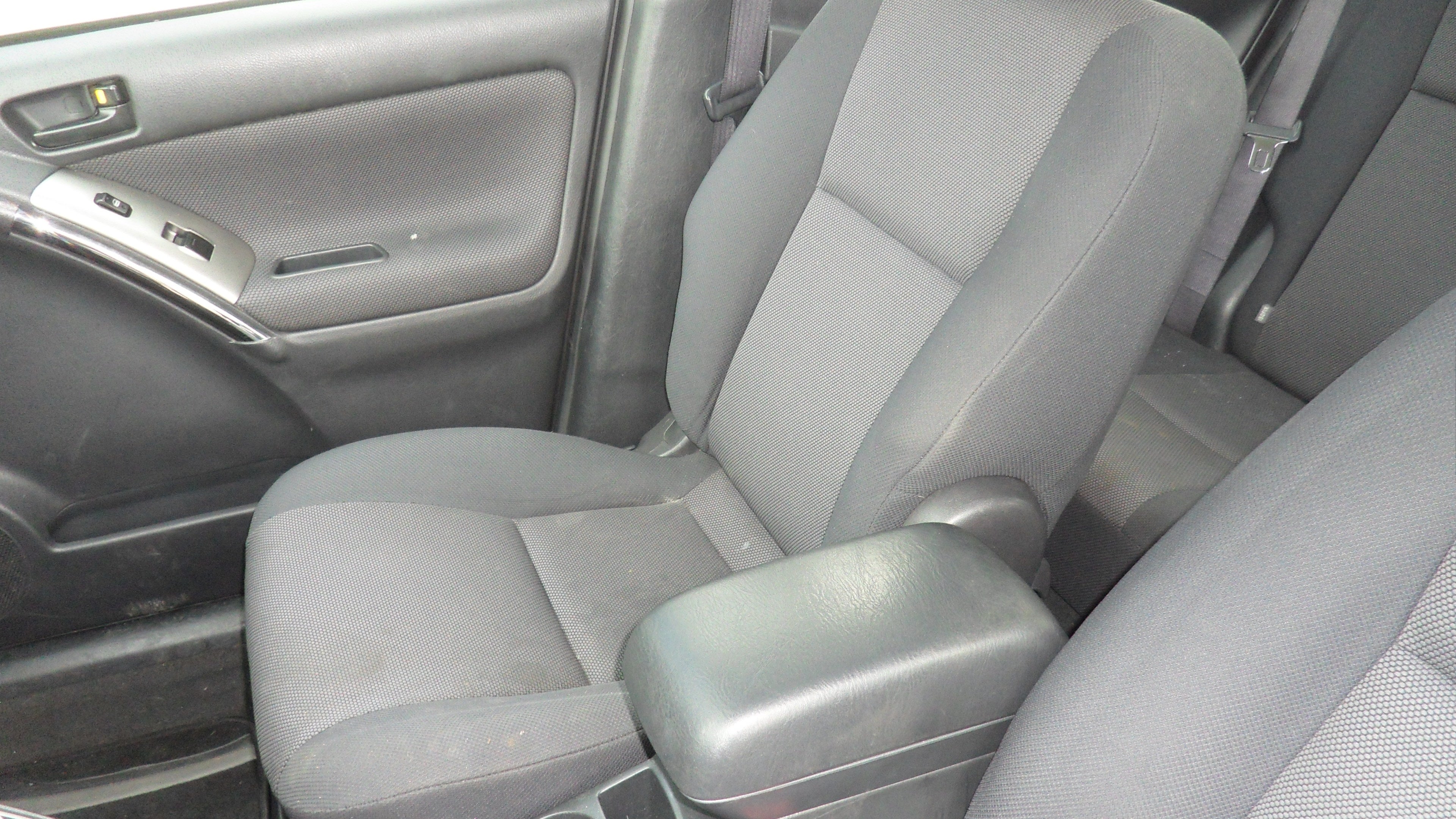 2004 Pontiac Vibe Base