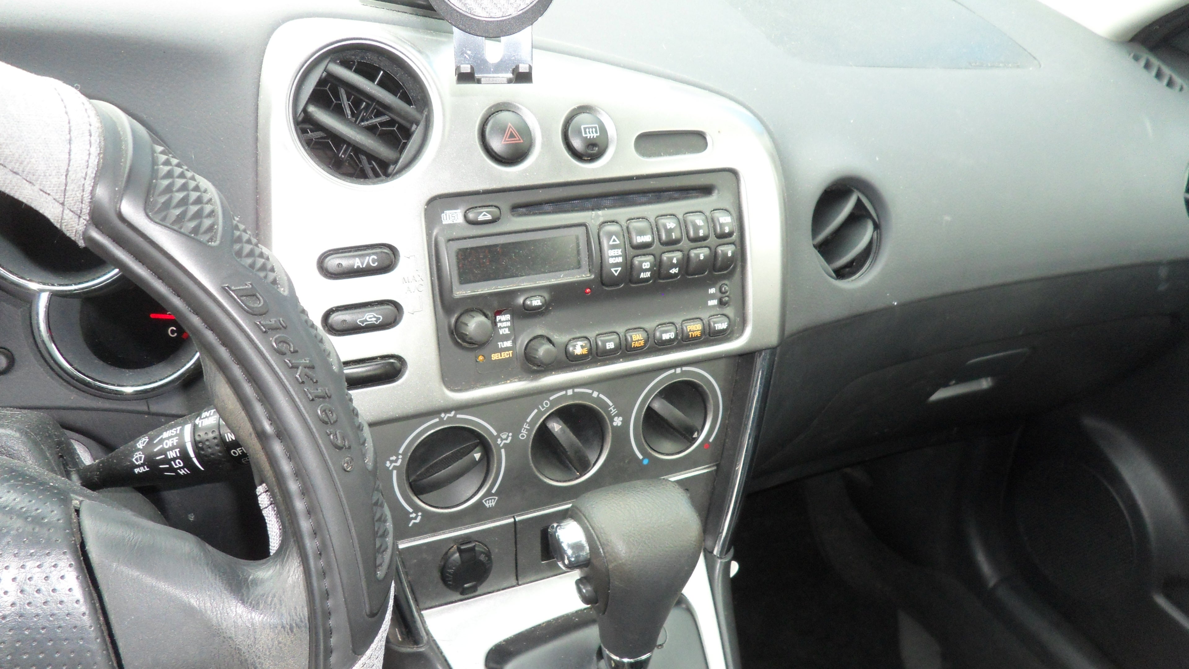 2004 Pontiac Vibe Base