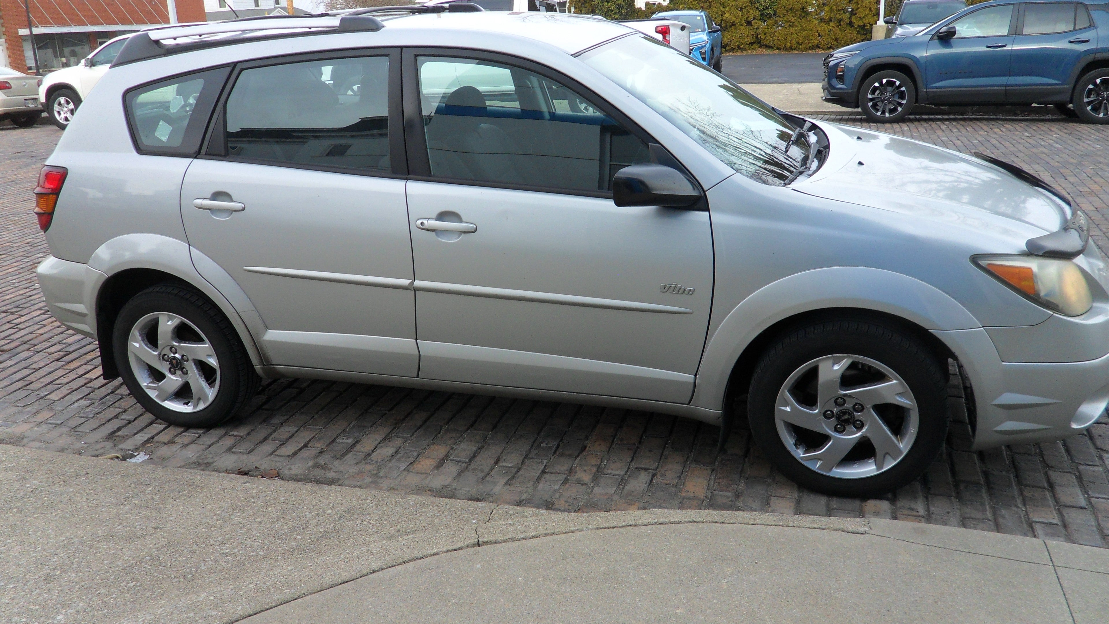 2004 Pontiac Vibe Base