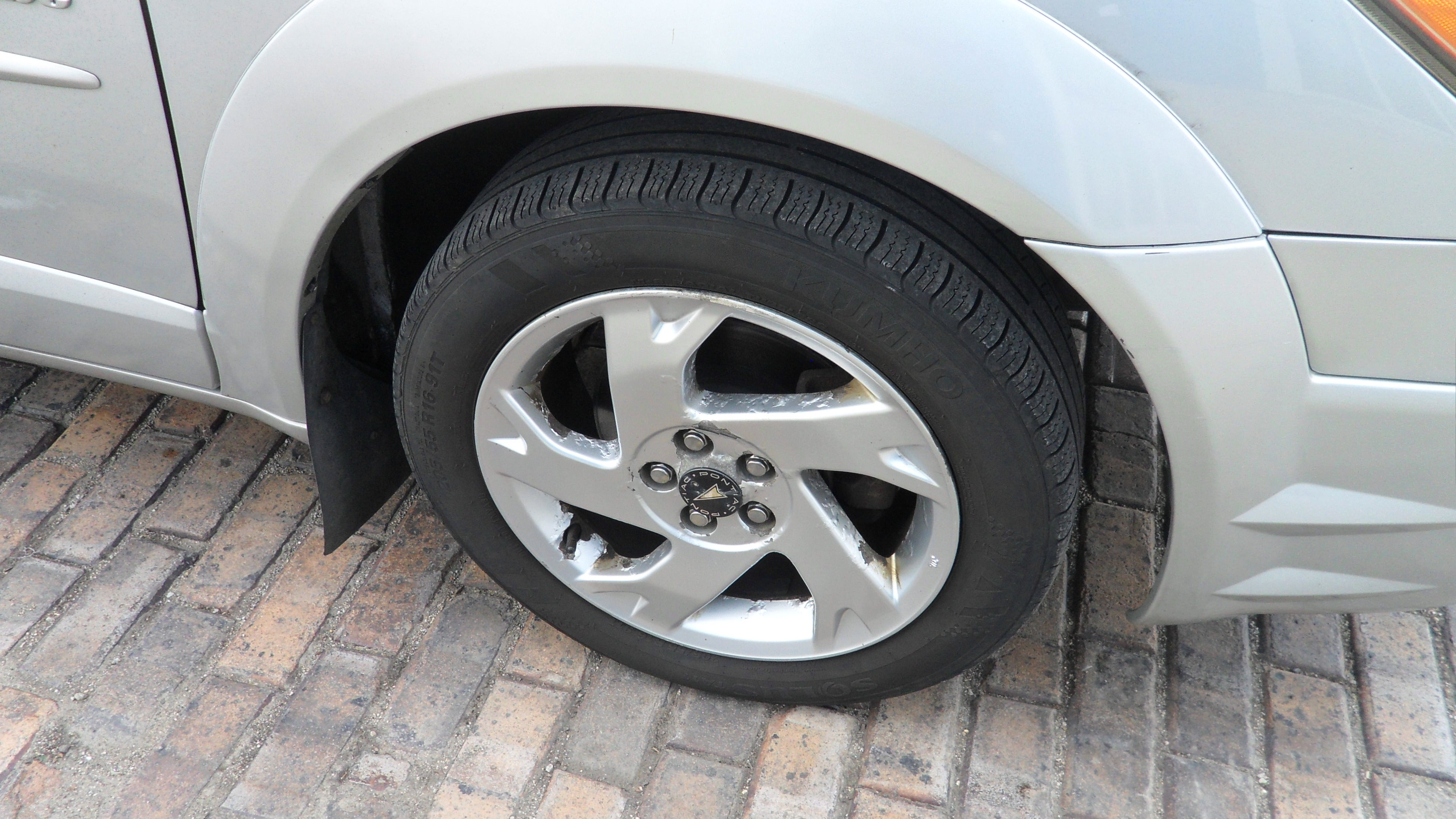 2004 Pontiac Vibe Base