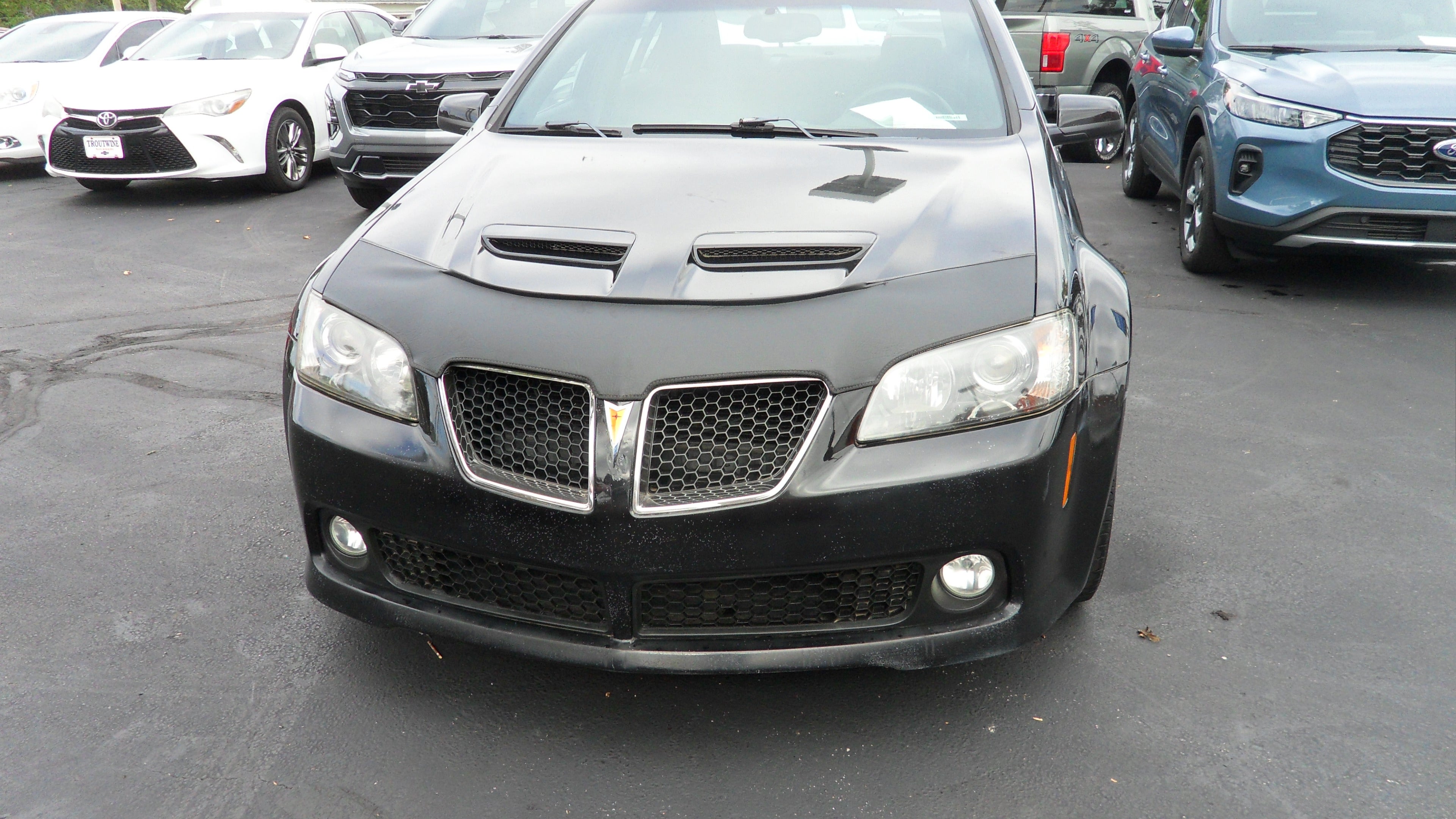 Used 2009 Pontiac G8 Base with VIN 6G2ER57719L218026 for sale in Arcanum, OH