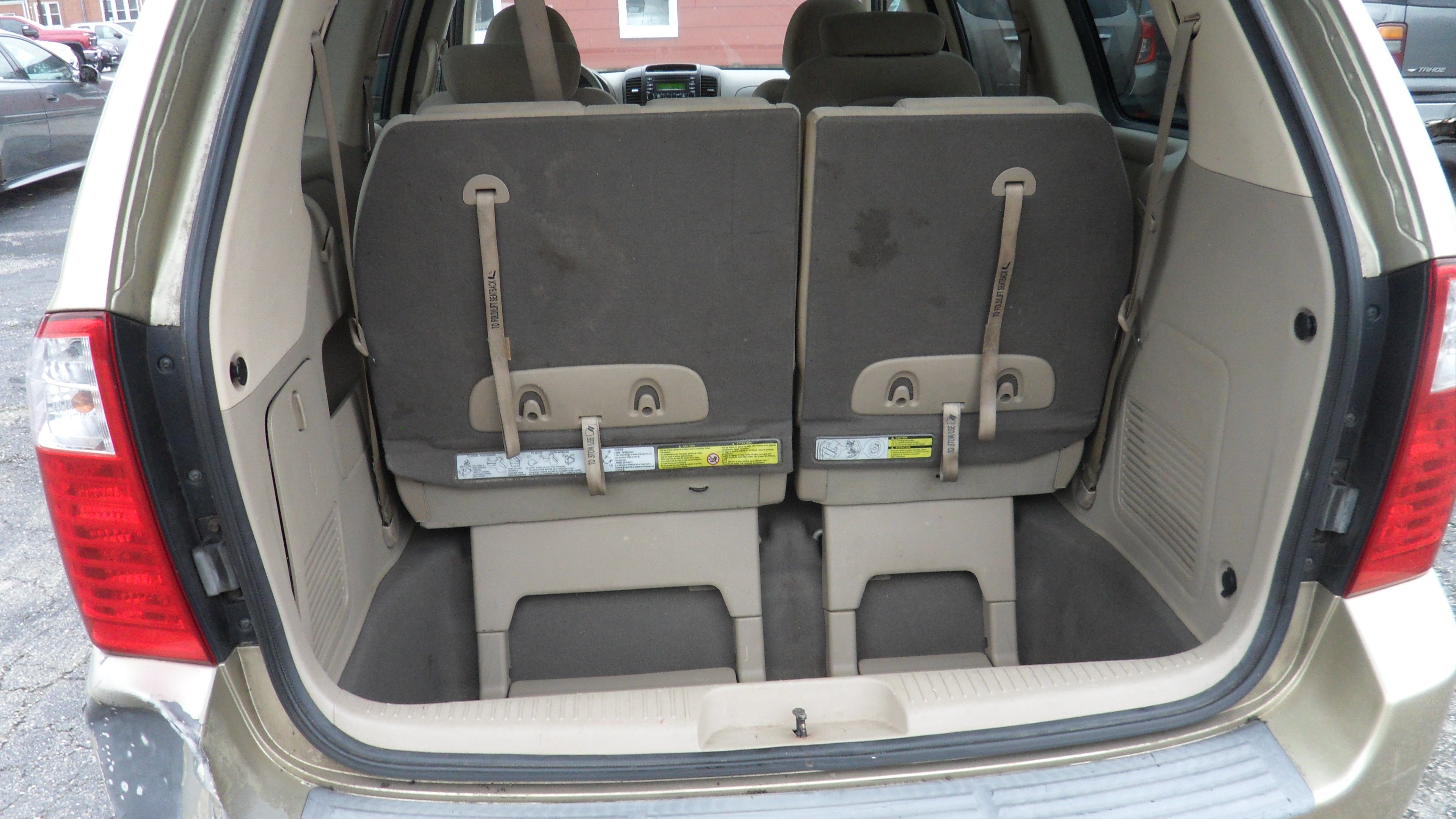 2008 Kia Sedona LX