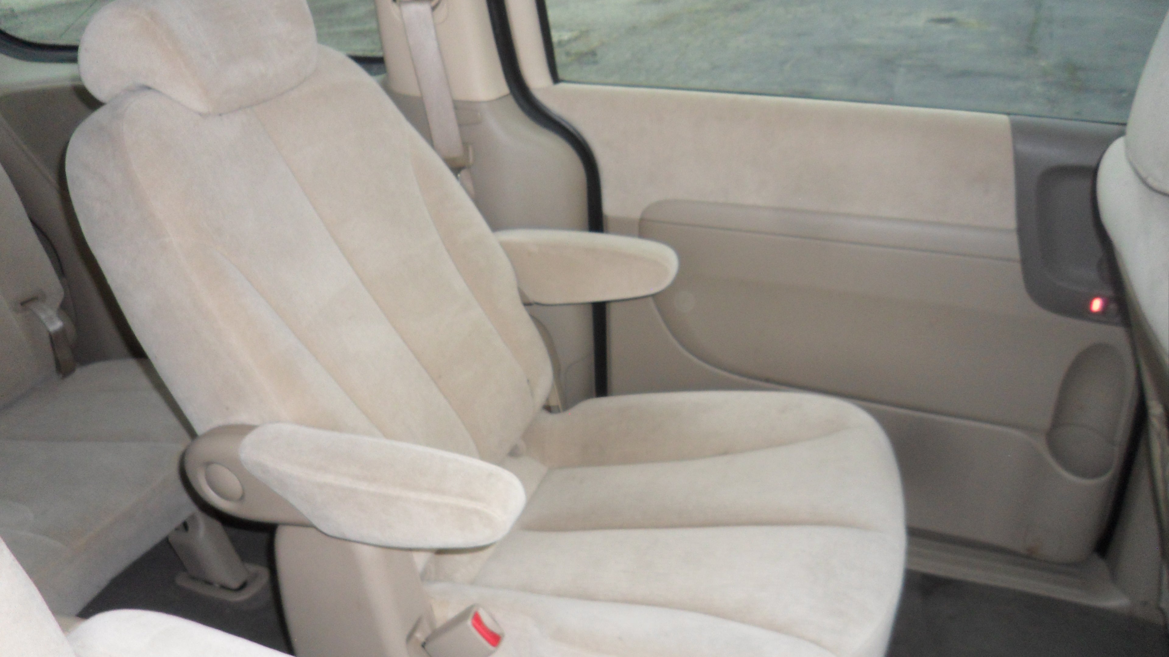 2008 Kia Sedona LX