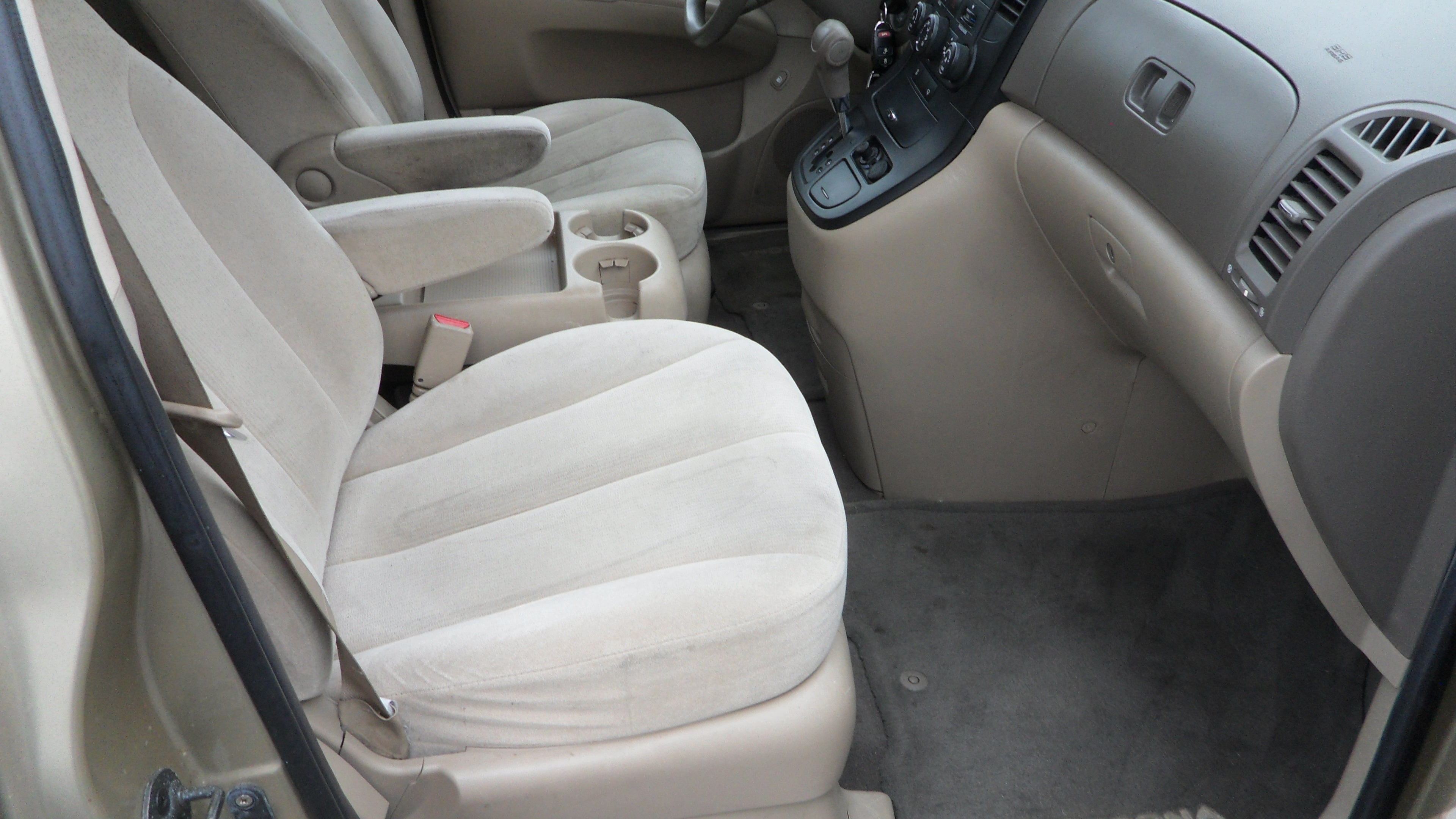 2008 Kia Sedona LX