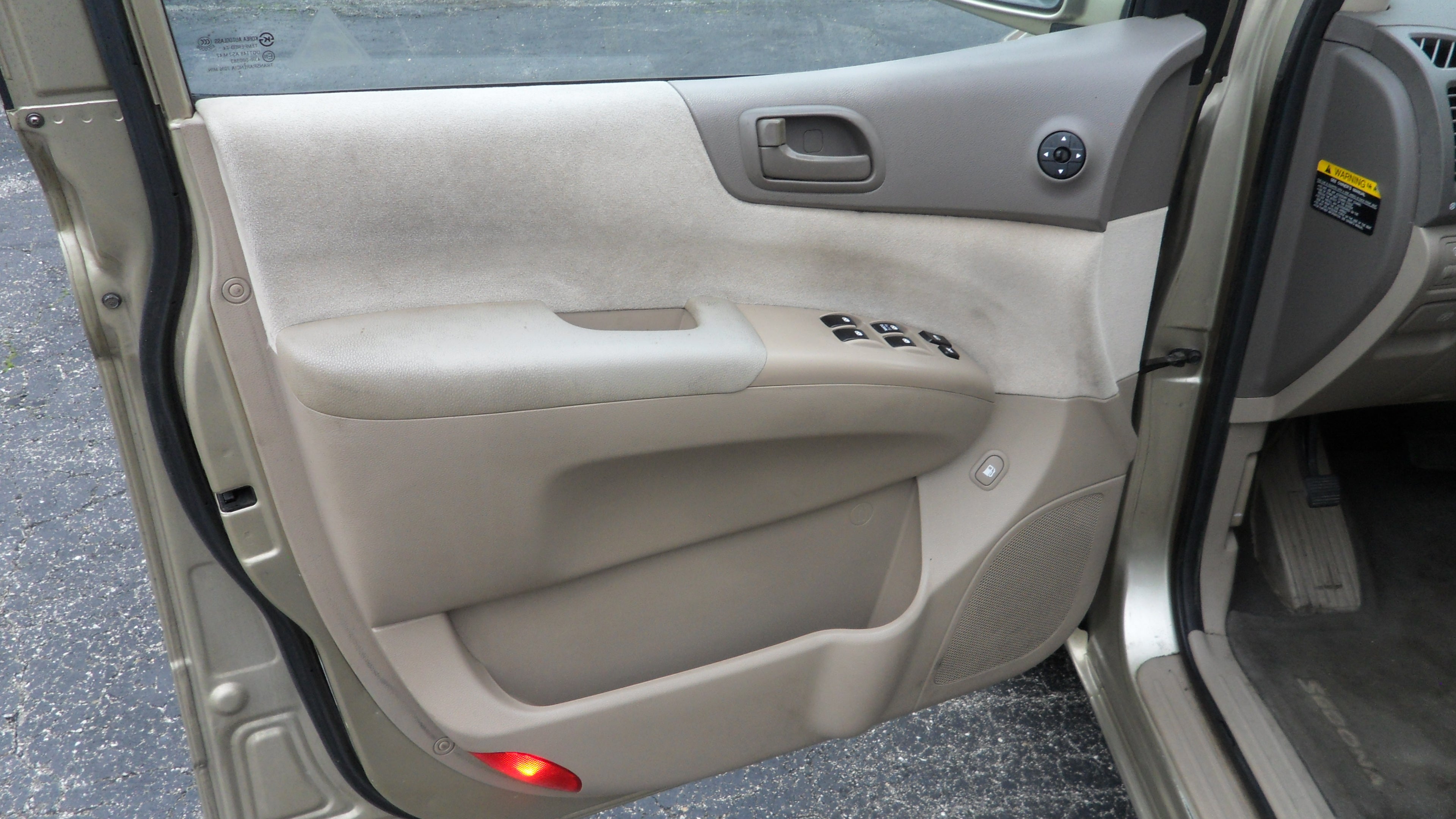 2008 Kia Sedona LX