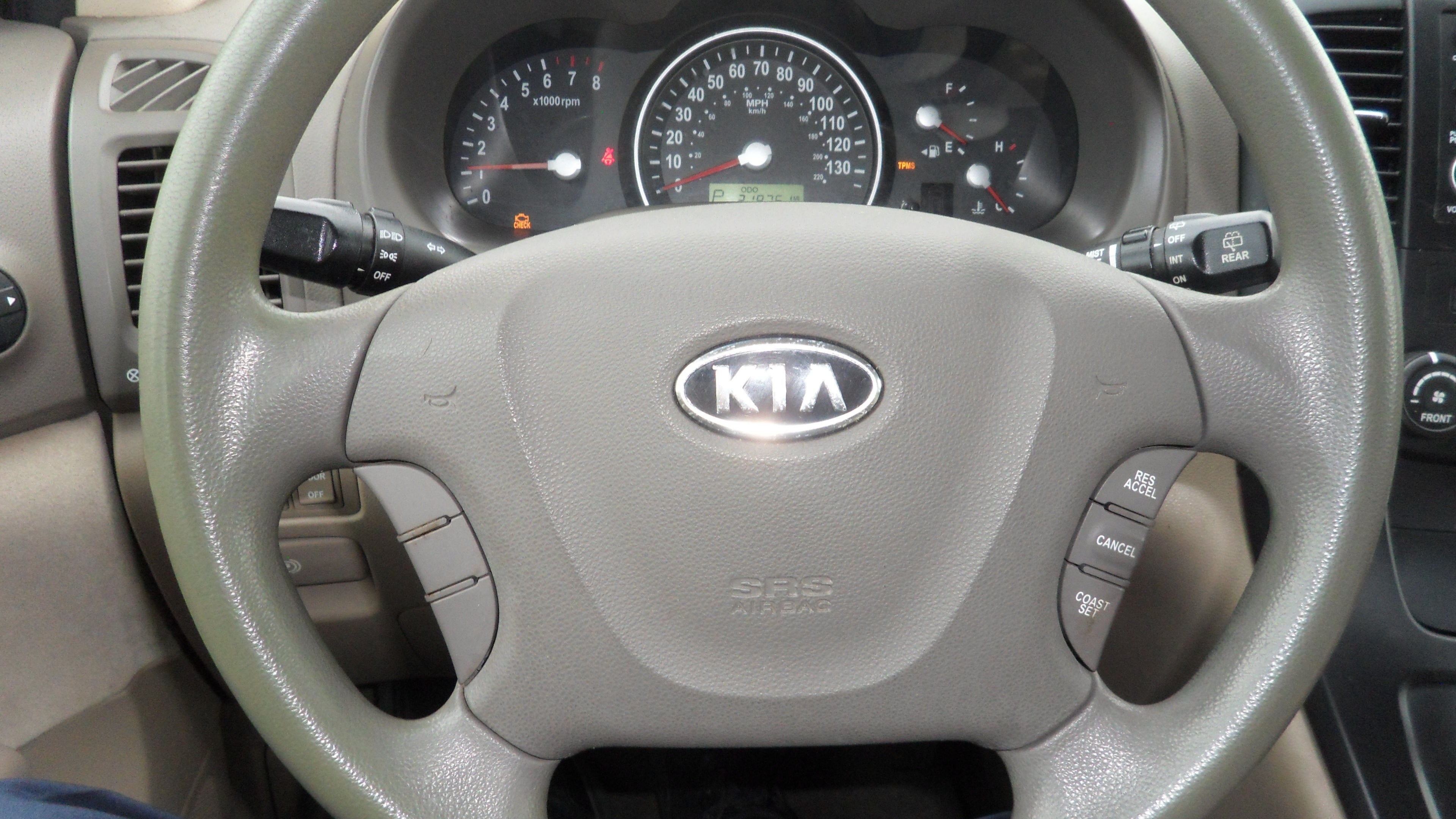 2008 Kia Sedona LX